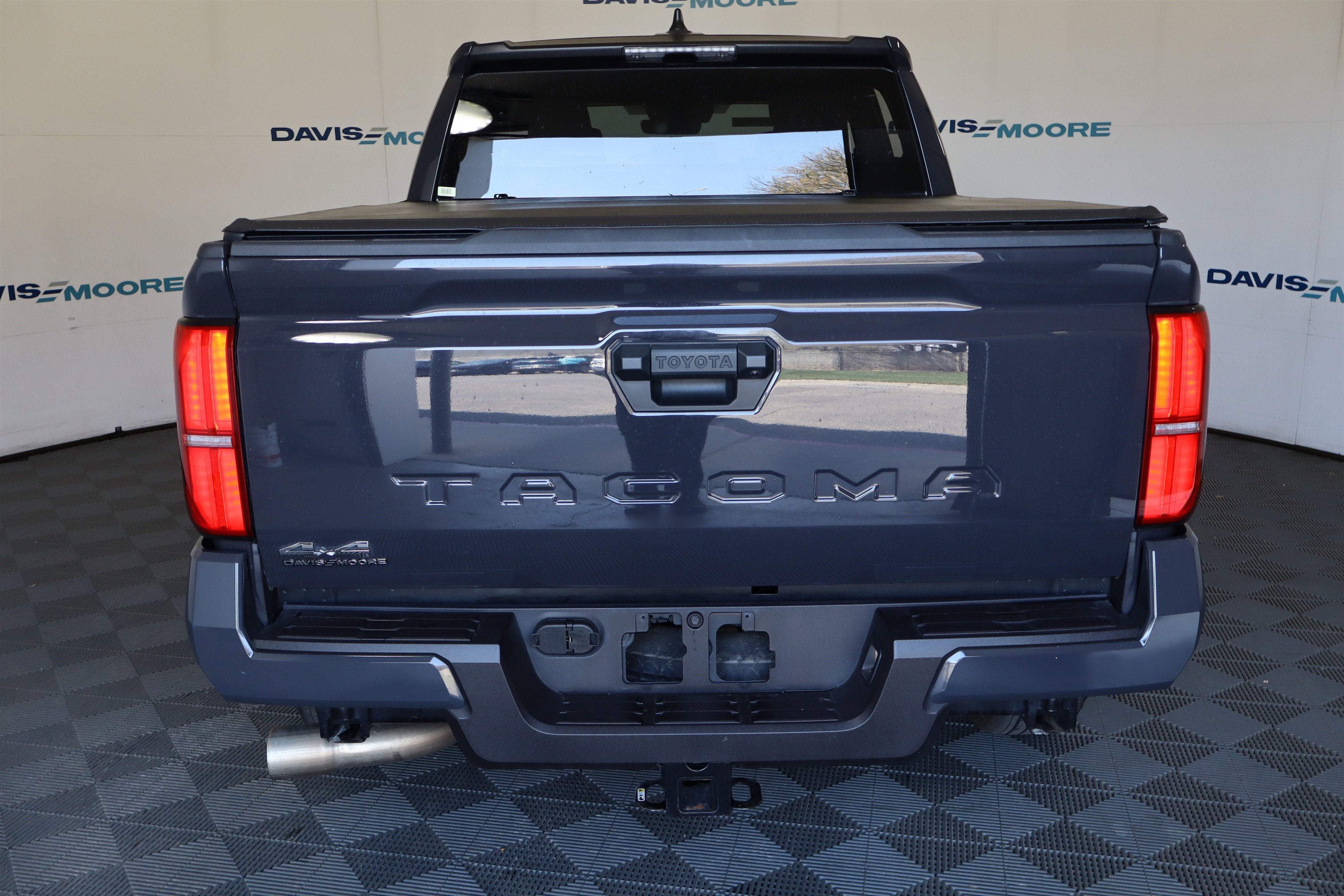 2025 Toyota Tacoma 4WD SR5