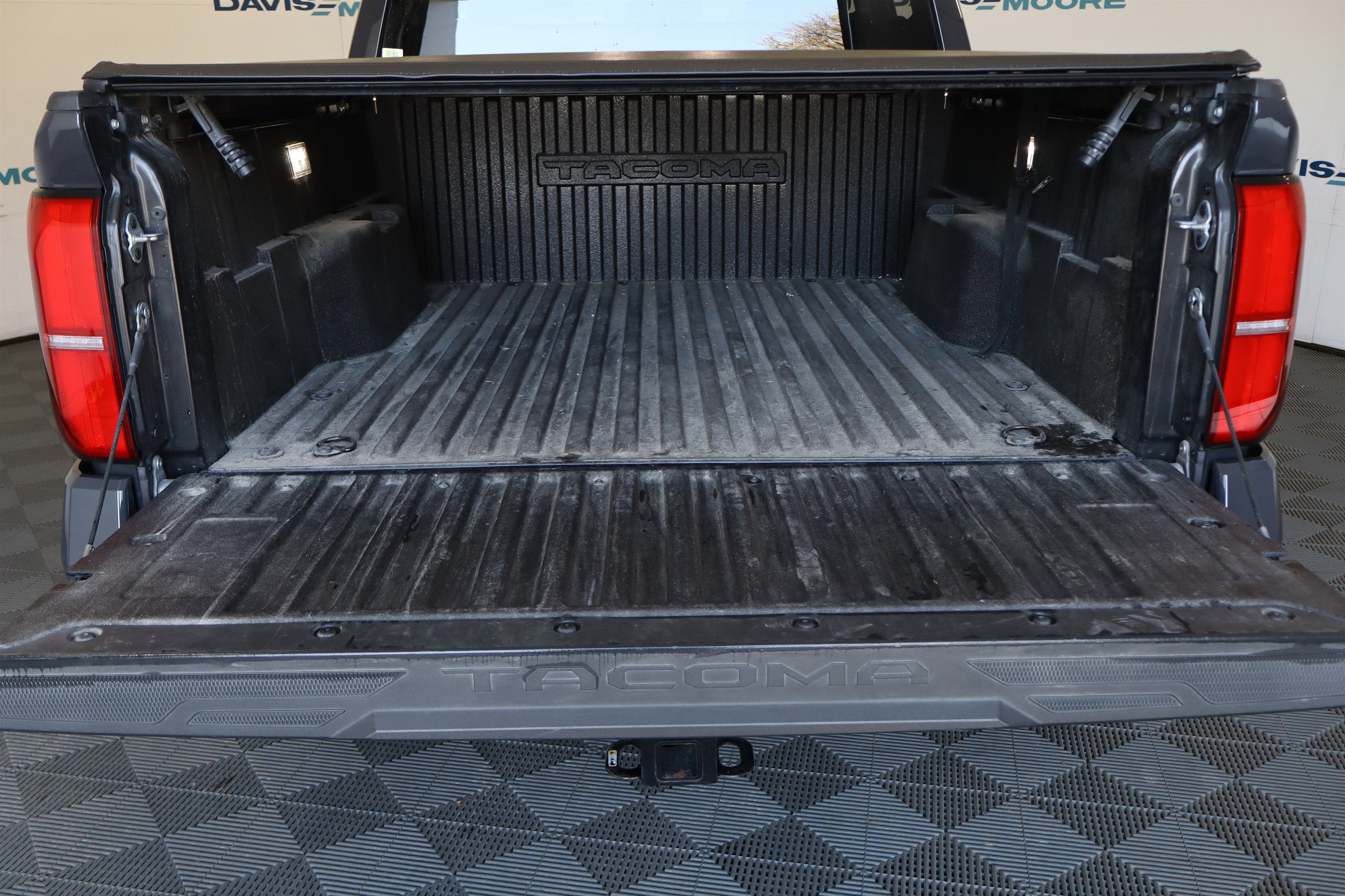2025 Toyota Tacoma 4WD SR5
