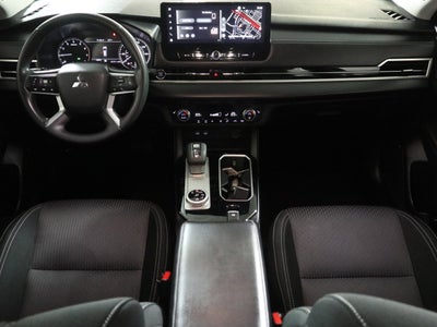 2025 Mitsubishi Outlander ES