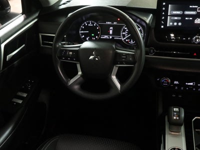 2025 Mitsubishi Outlander ES