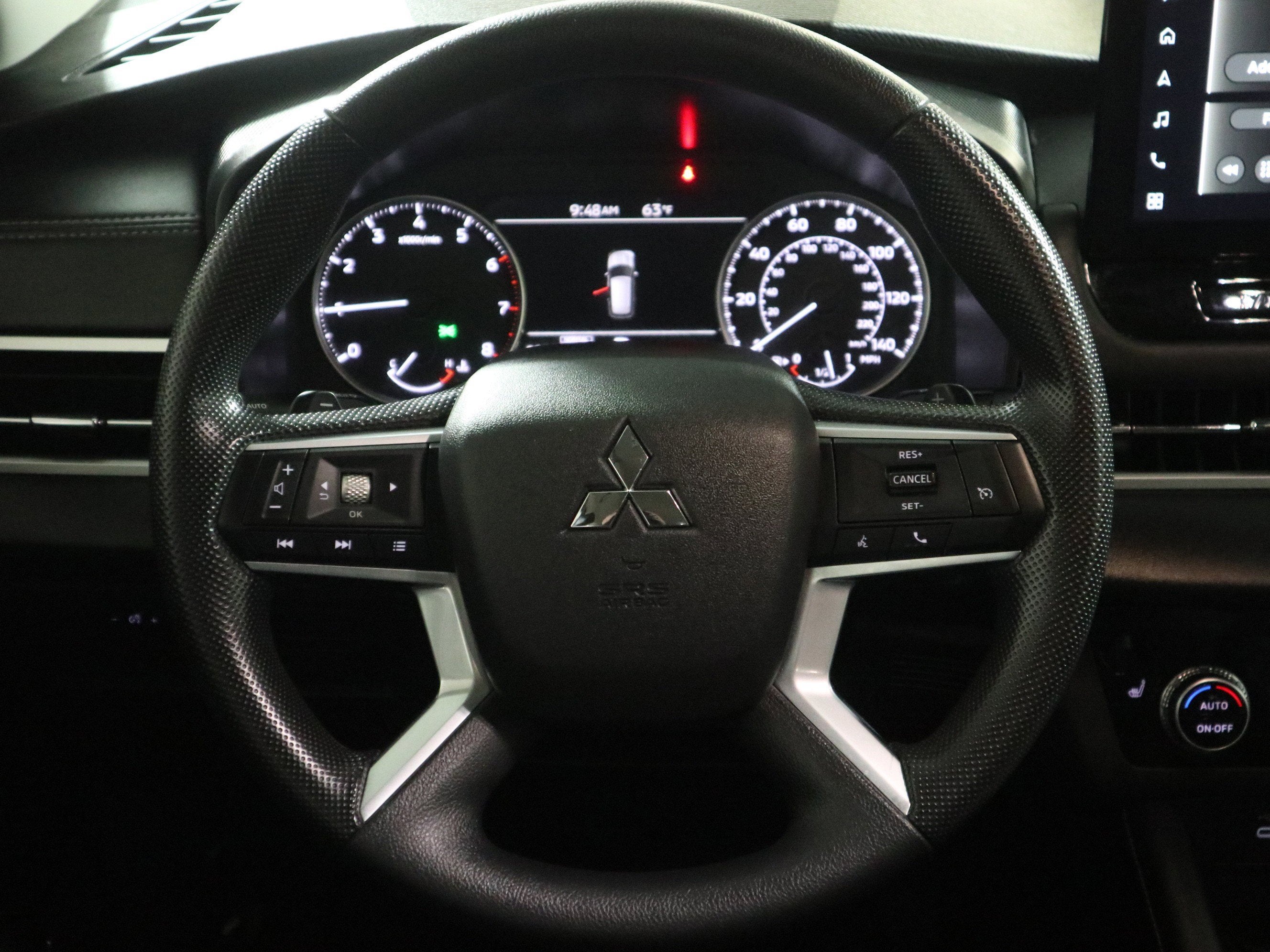 2025 Mitsubishi Outlander ES