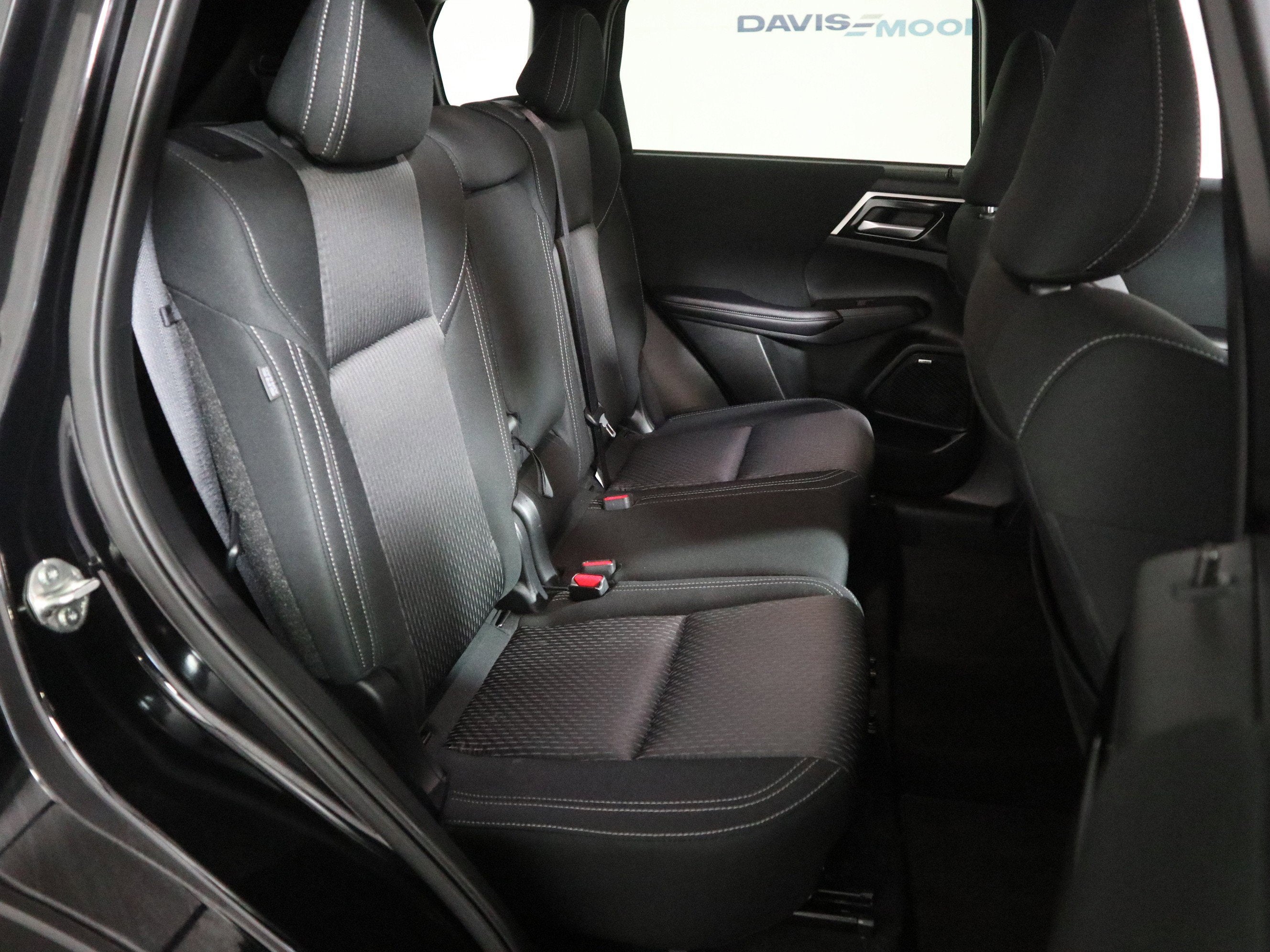 2025 Mitsubishi Outlander ES