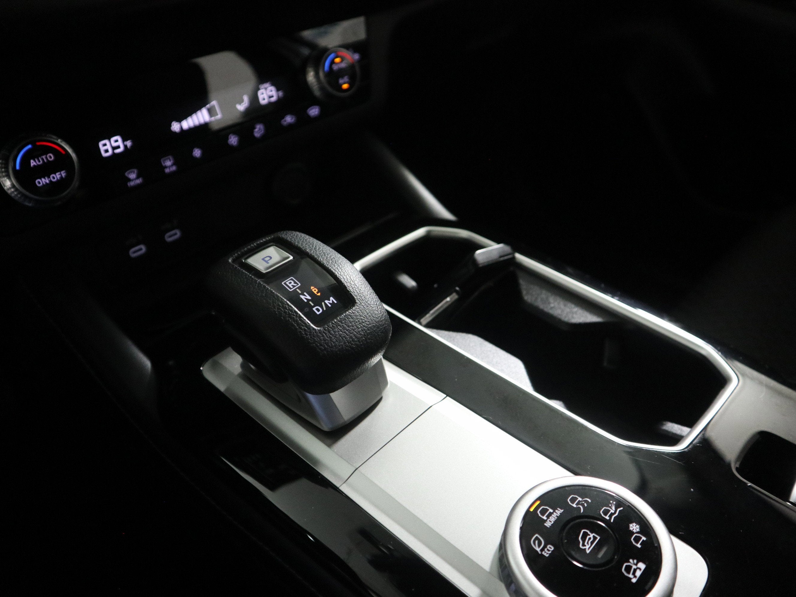 2025 Mitsubishi Outlander ES