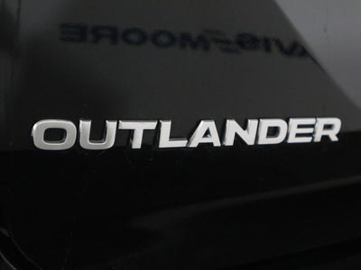 2025 Mitsubishi Outlander ES