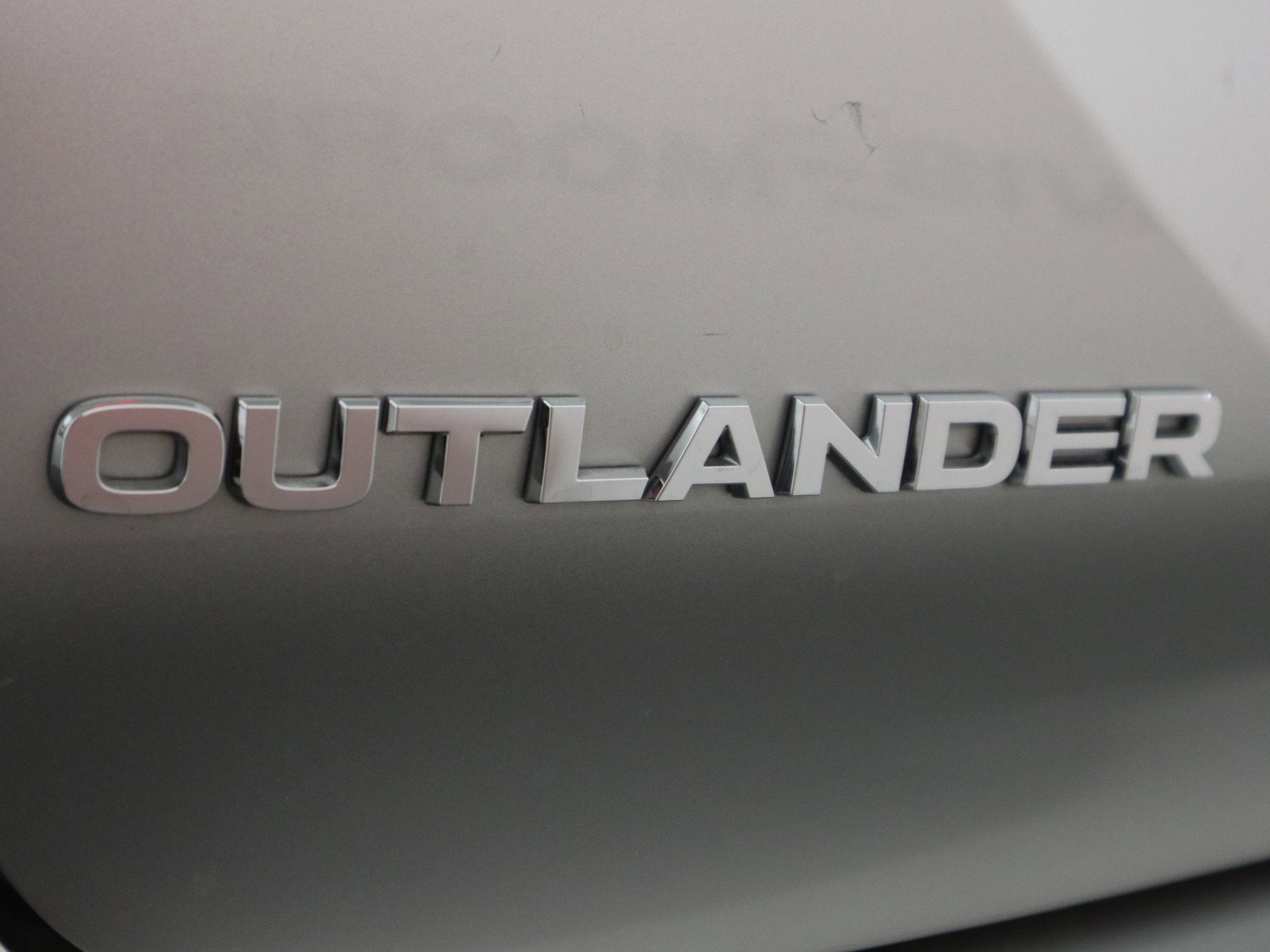 2024 Mitsubishi Outlander Plug-In Hybrid SEL