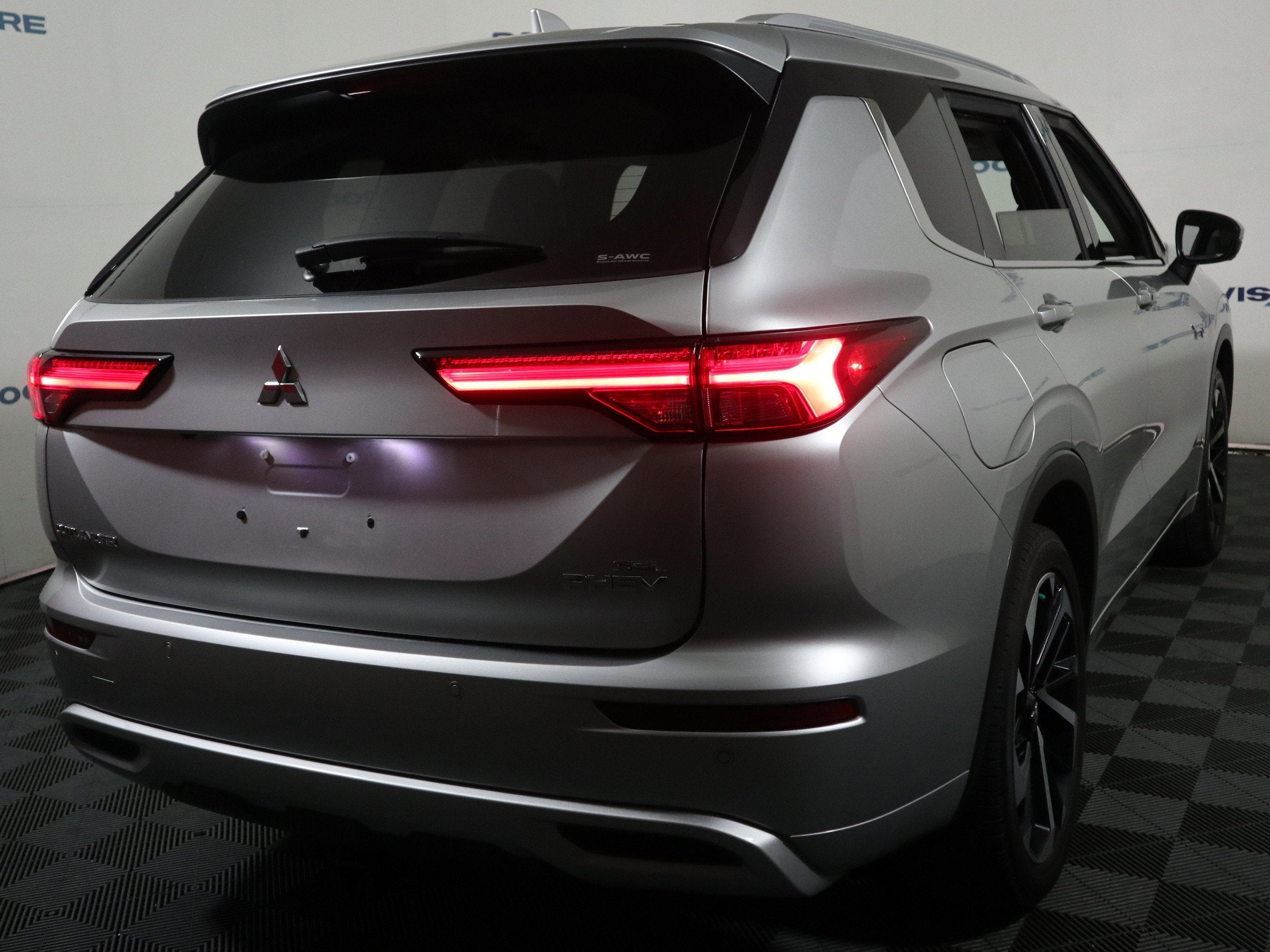 2024 Mitsubishi Outlander Plug-In Hybrid SEL