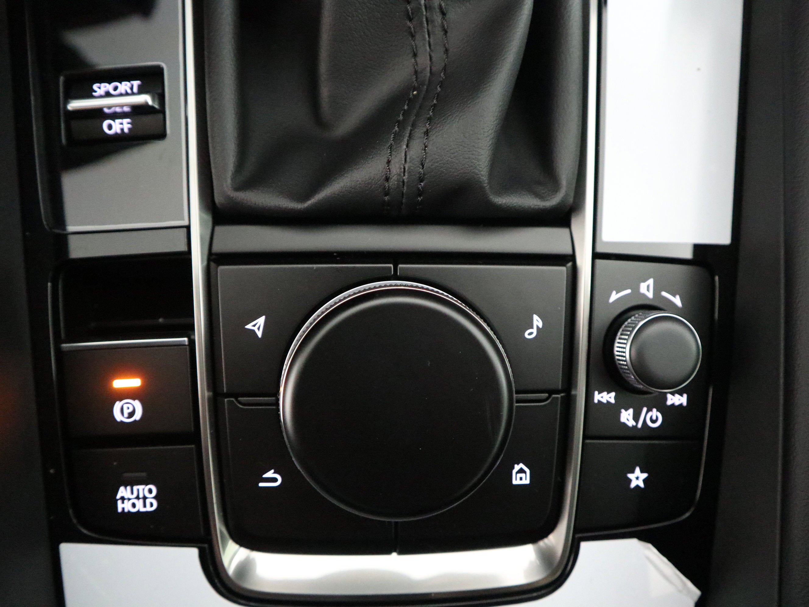 2026 Mazda Mazda3 Hatchback 2.5 S Carbon Edition AWD