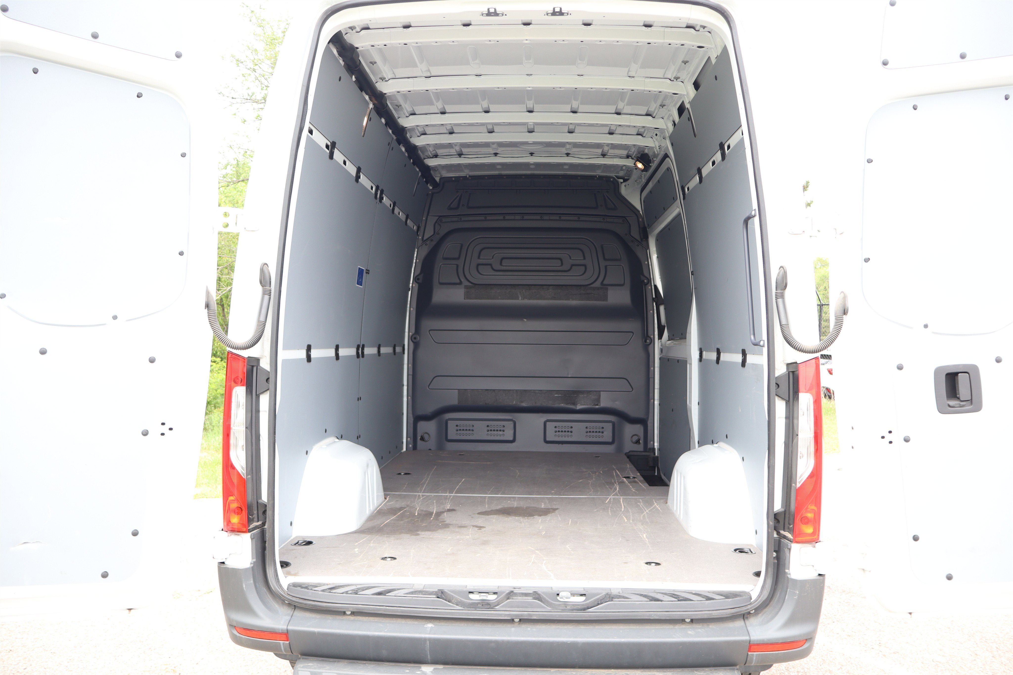 2025 Mercedes-Benz Sprinter Cargo Van Cargo 144 WB