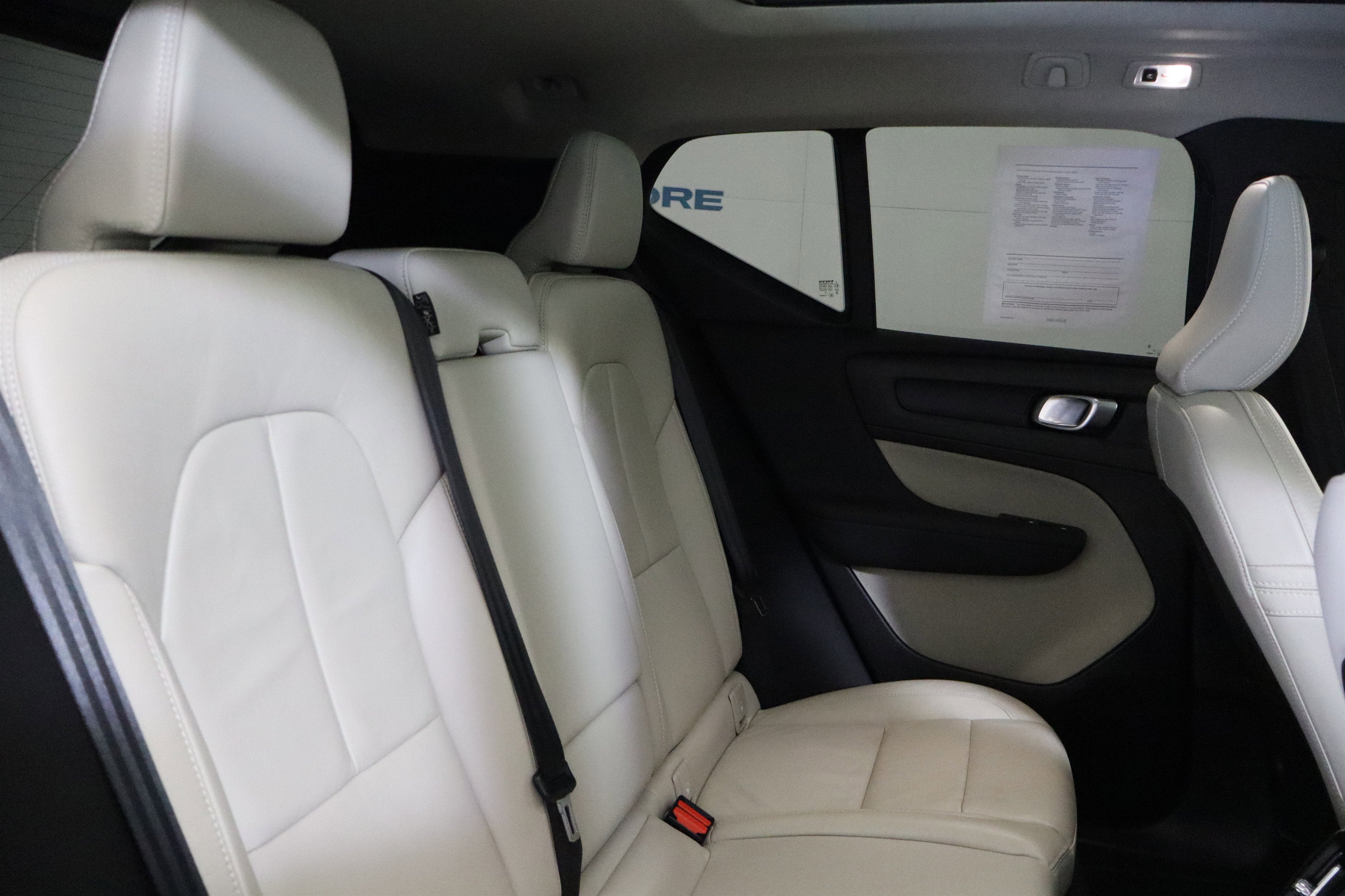 2022 Volvo XC40 Momentum