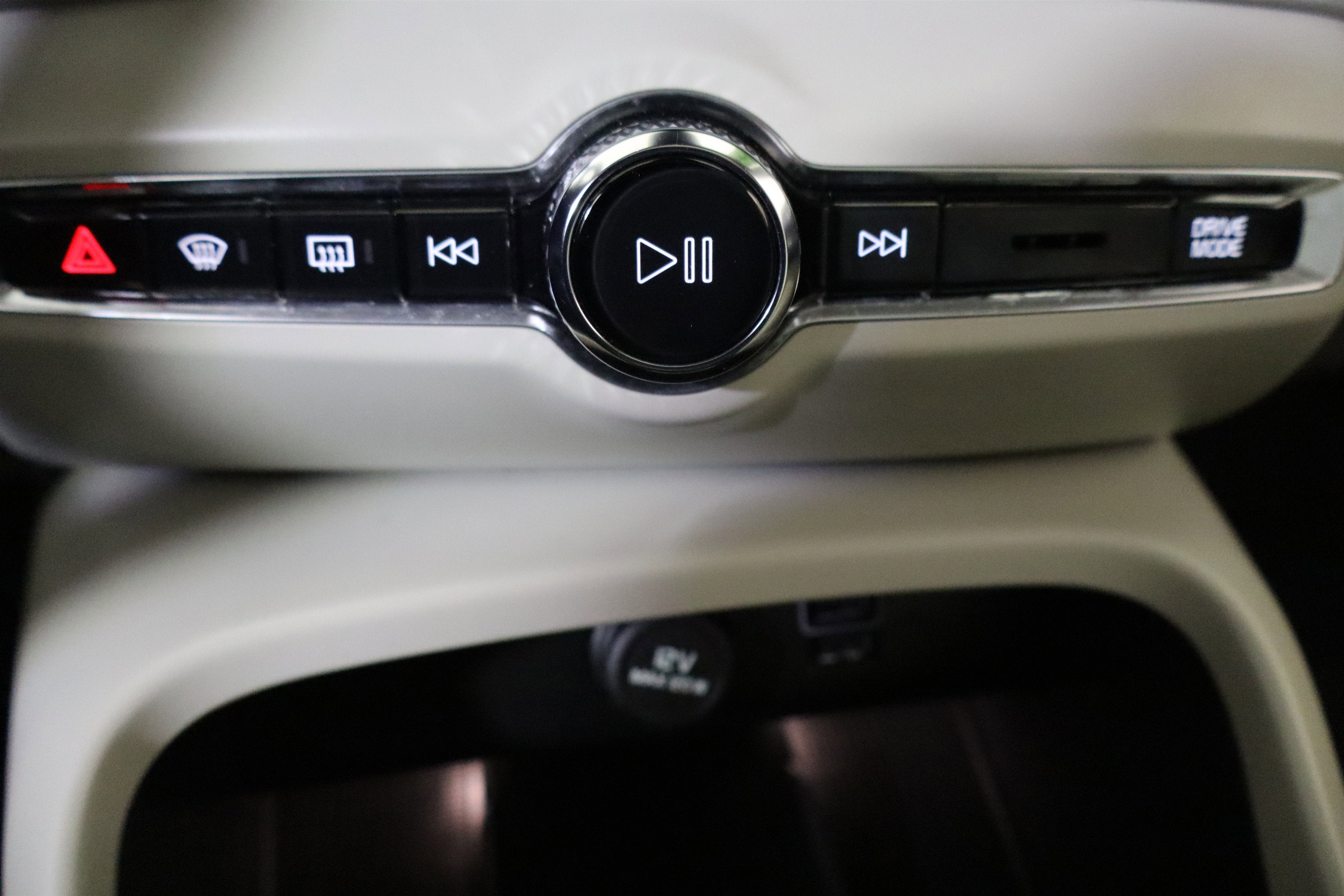 2022 Volvo XC40 Momentum