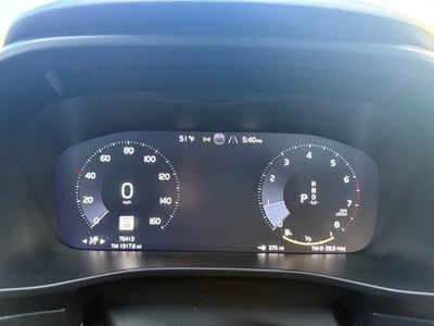 2022 Volvo XC40 Momentum