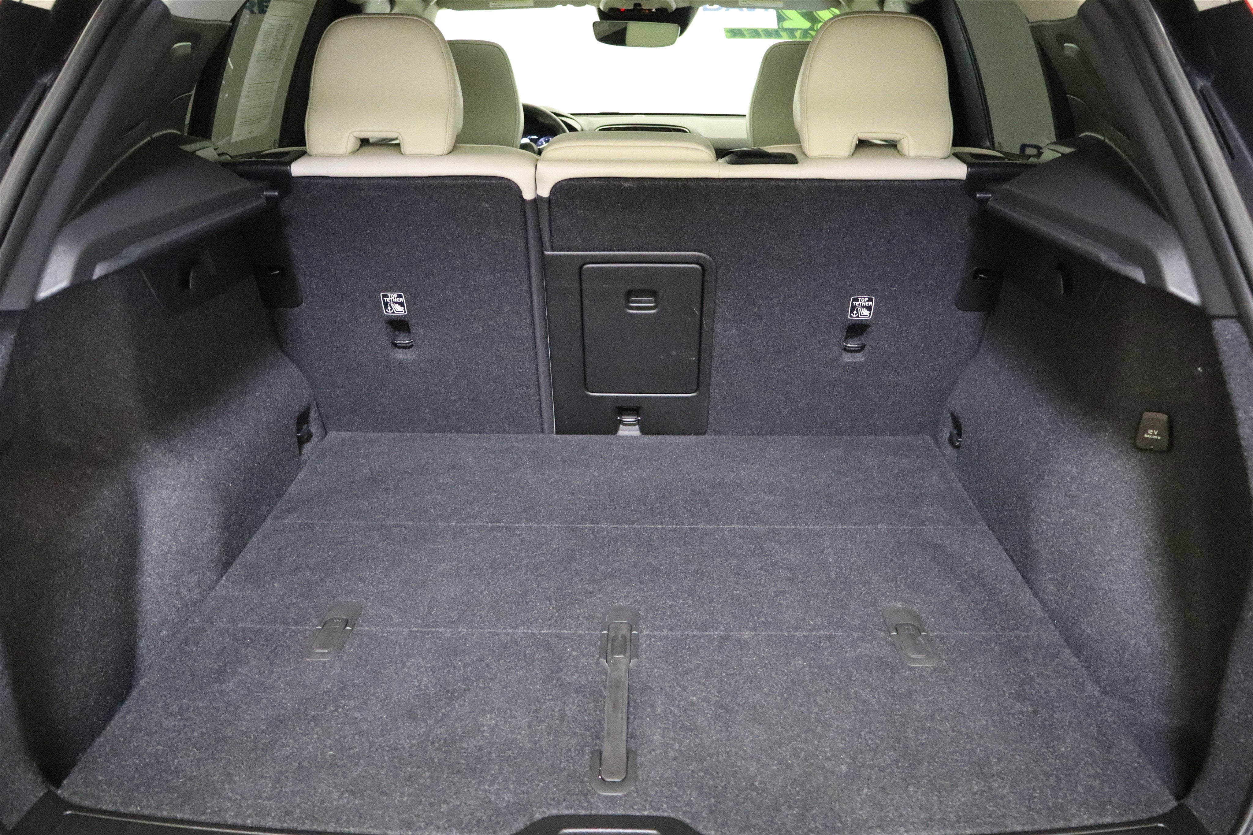 2022 Volvo XC40 Momentum