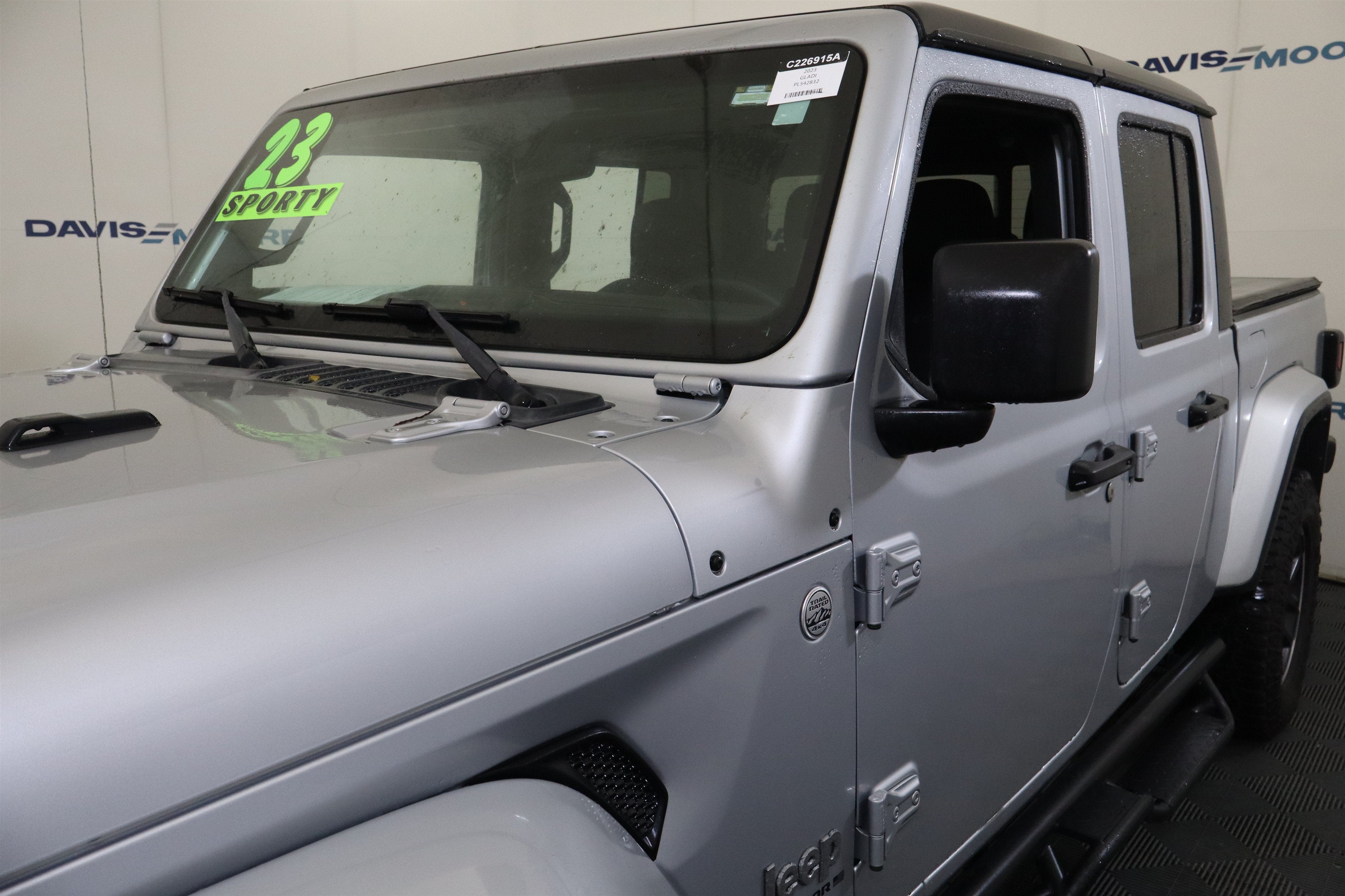 2023 Jeep Gladiator Overland