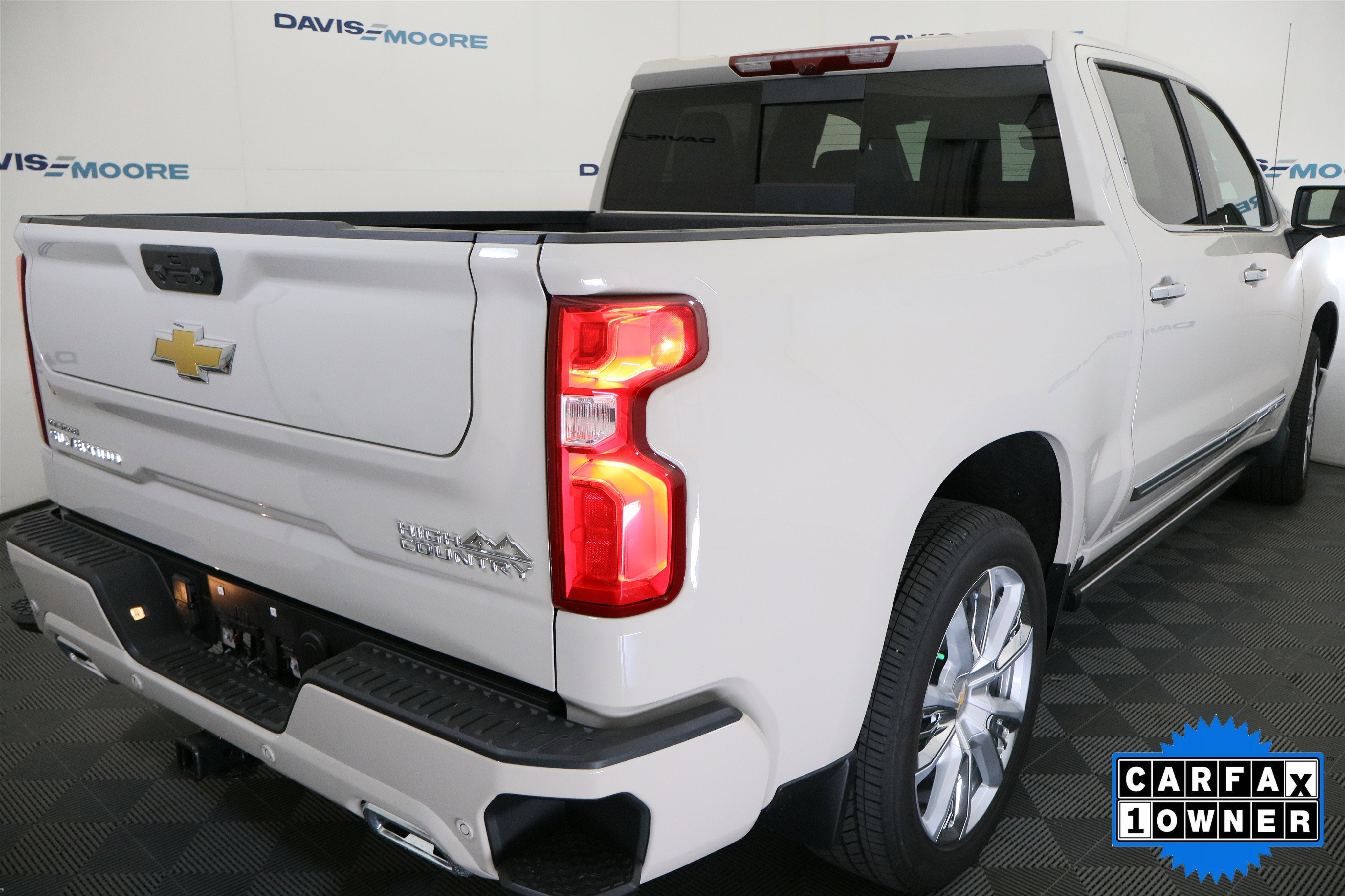 2026 Chevrolet Silverado 1500 High Country Crew Cab 4WD