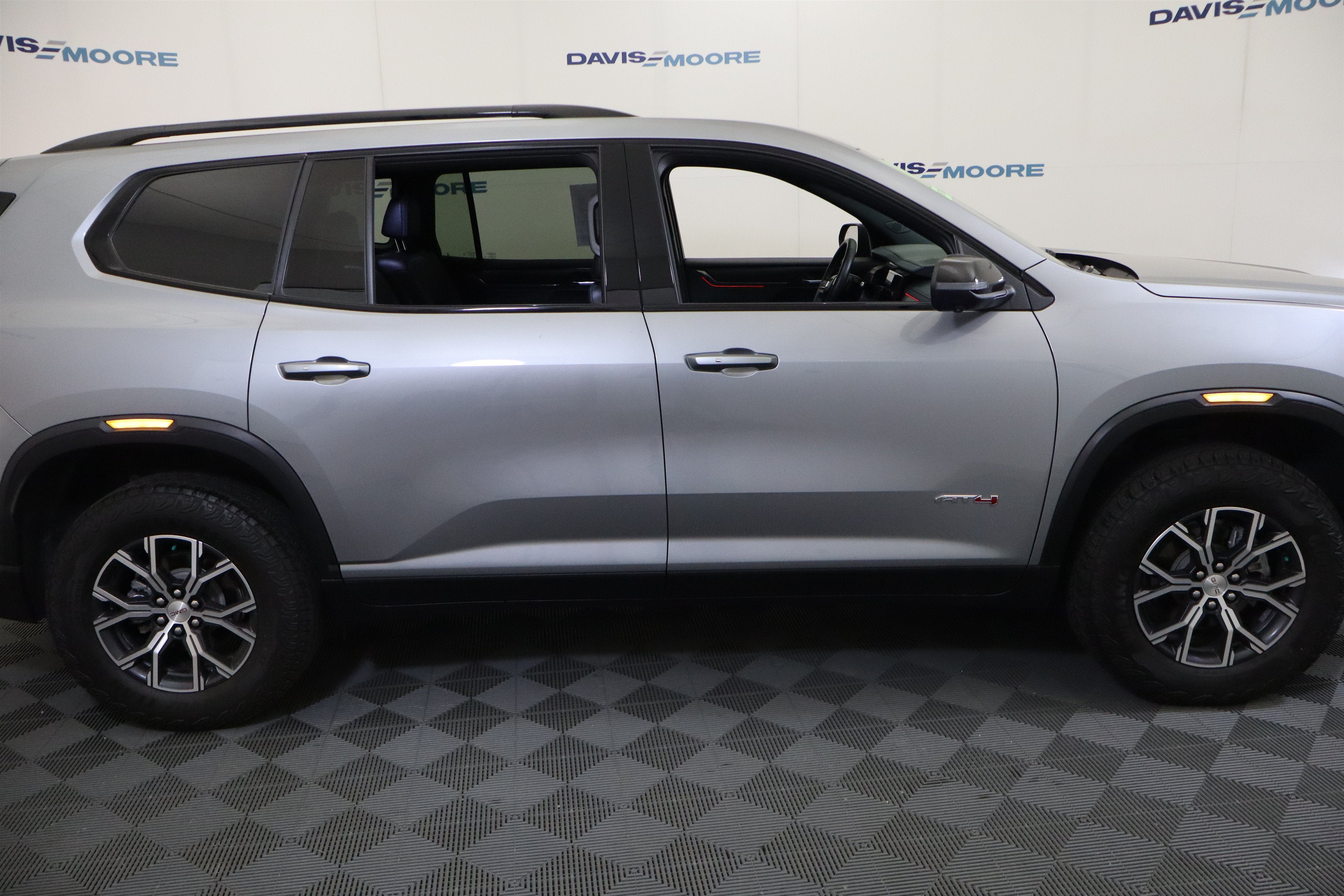 2024 GMC Acadia AWD AT4