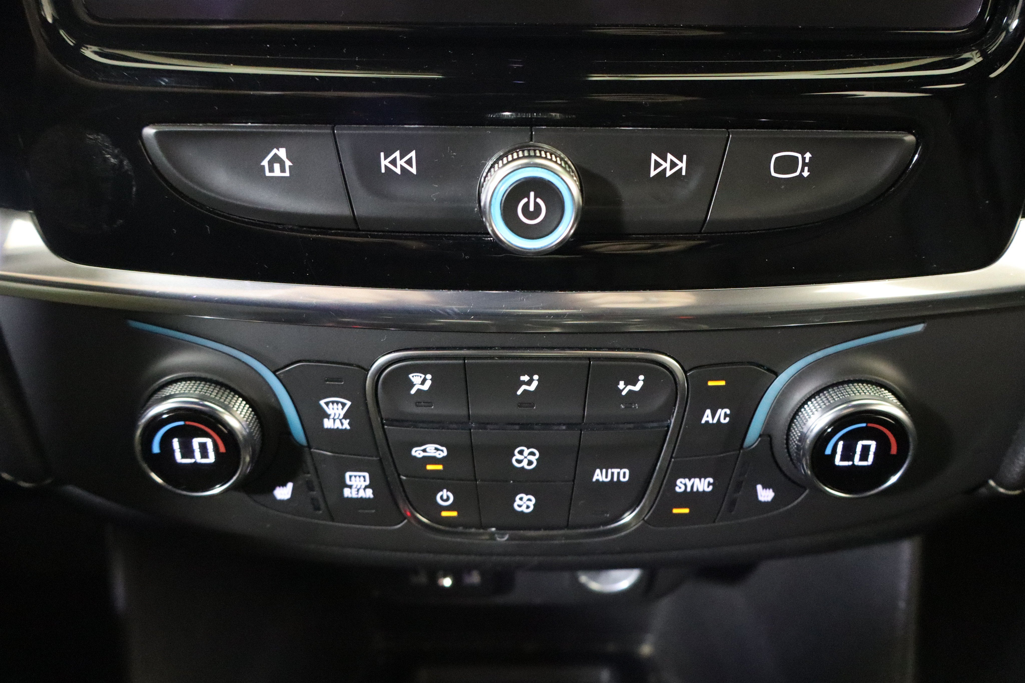 2022 Chevrolet Traverse LT Leather