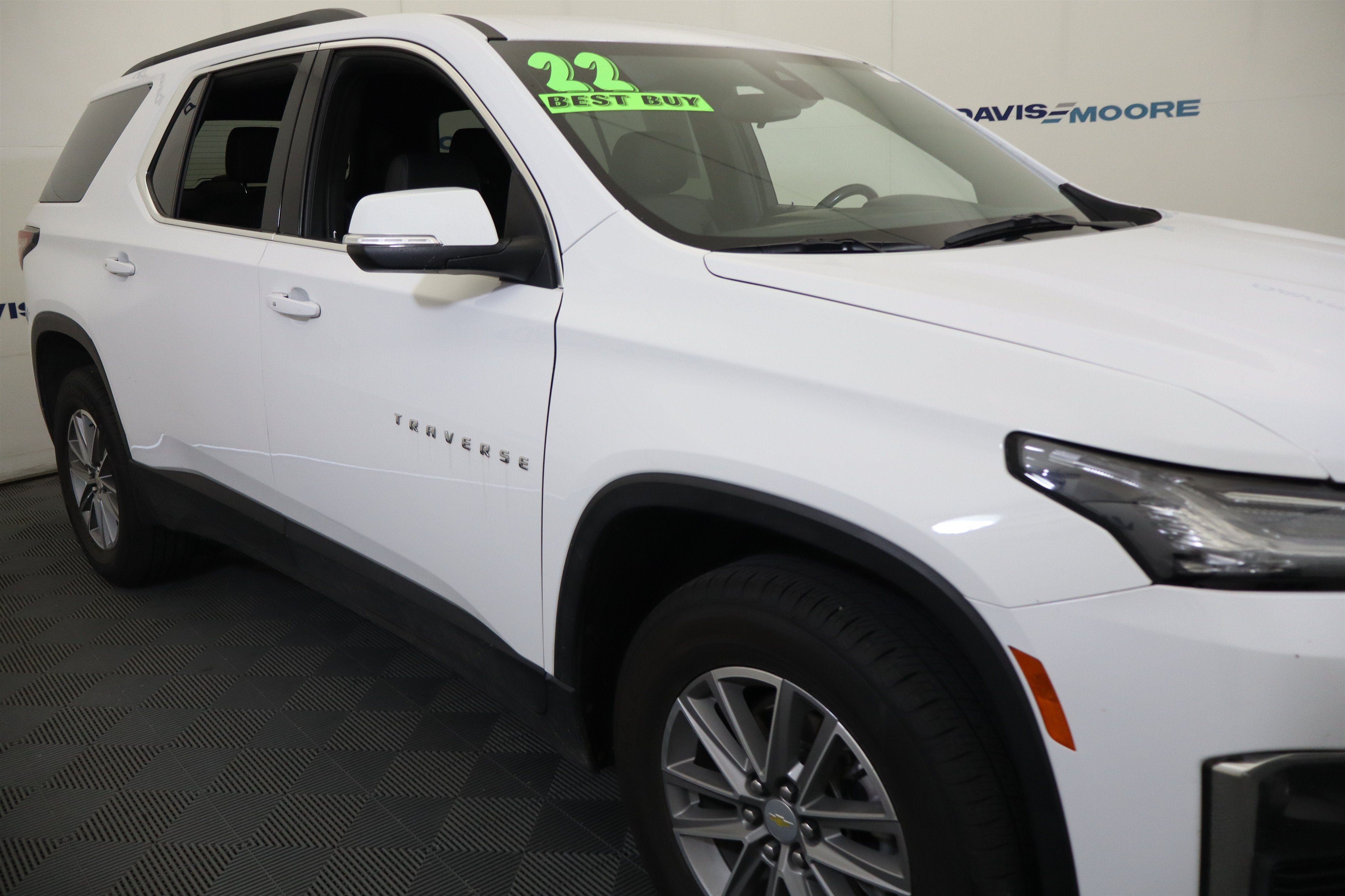 2022 Chevrolet Traverse LT Leather