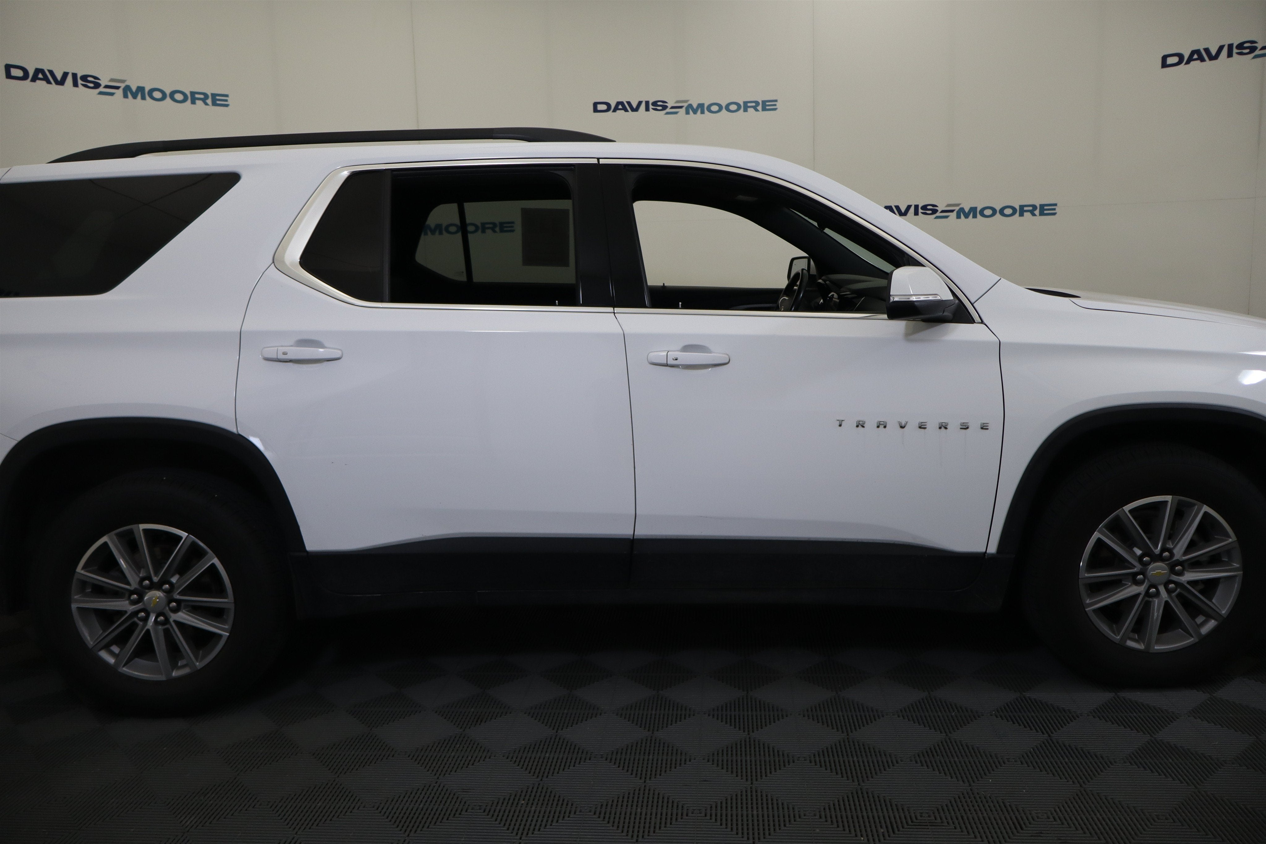2022 Chevrolet Traverse LT Leather