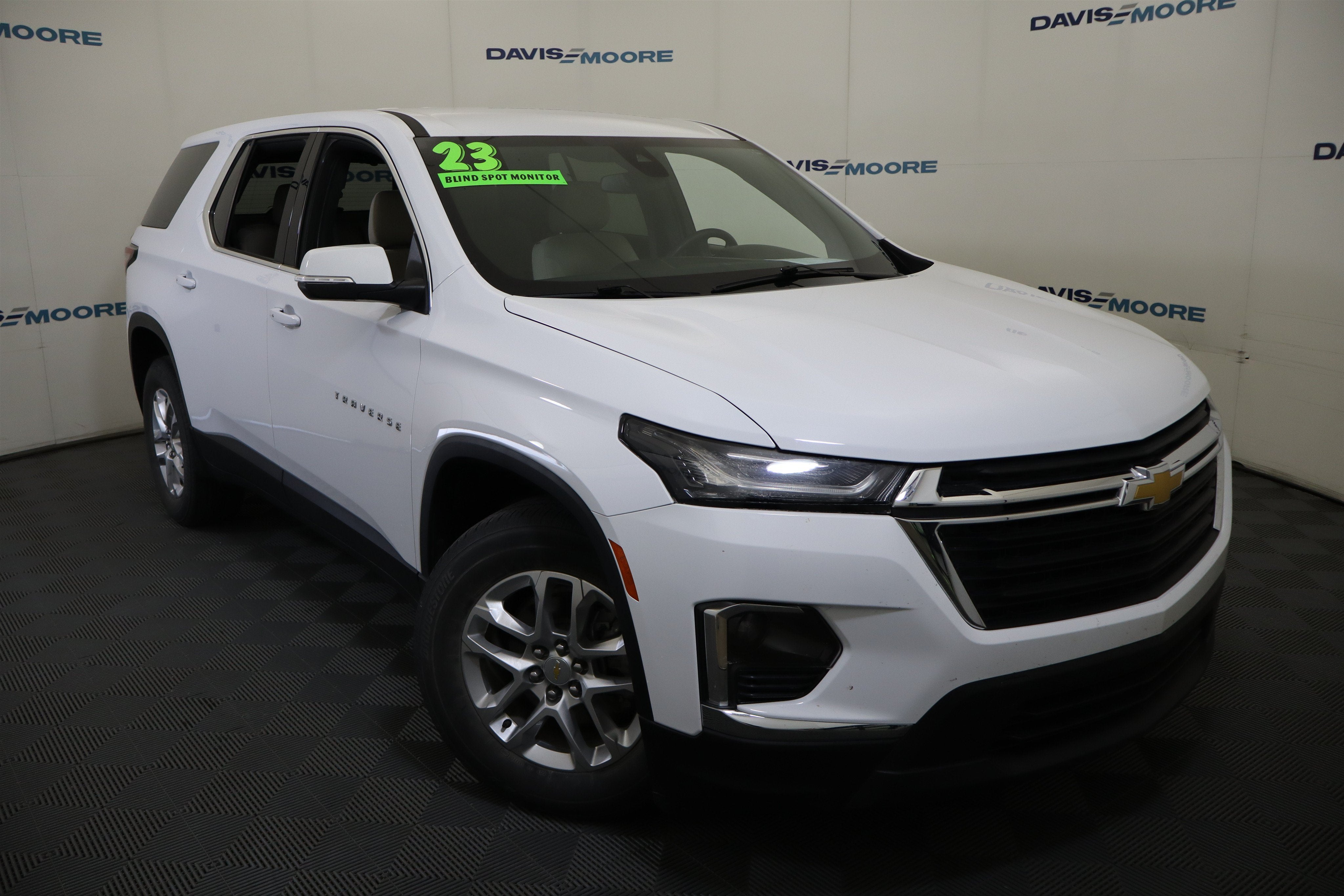 2023 Chevrolet Traverse LS