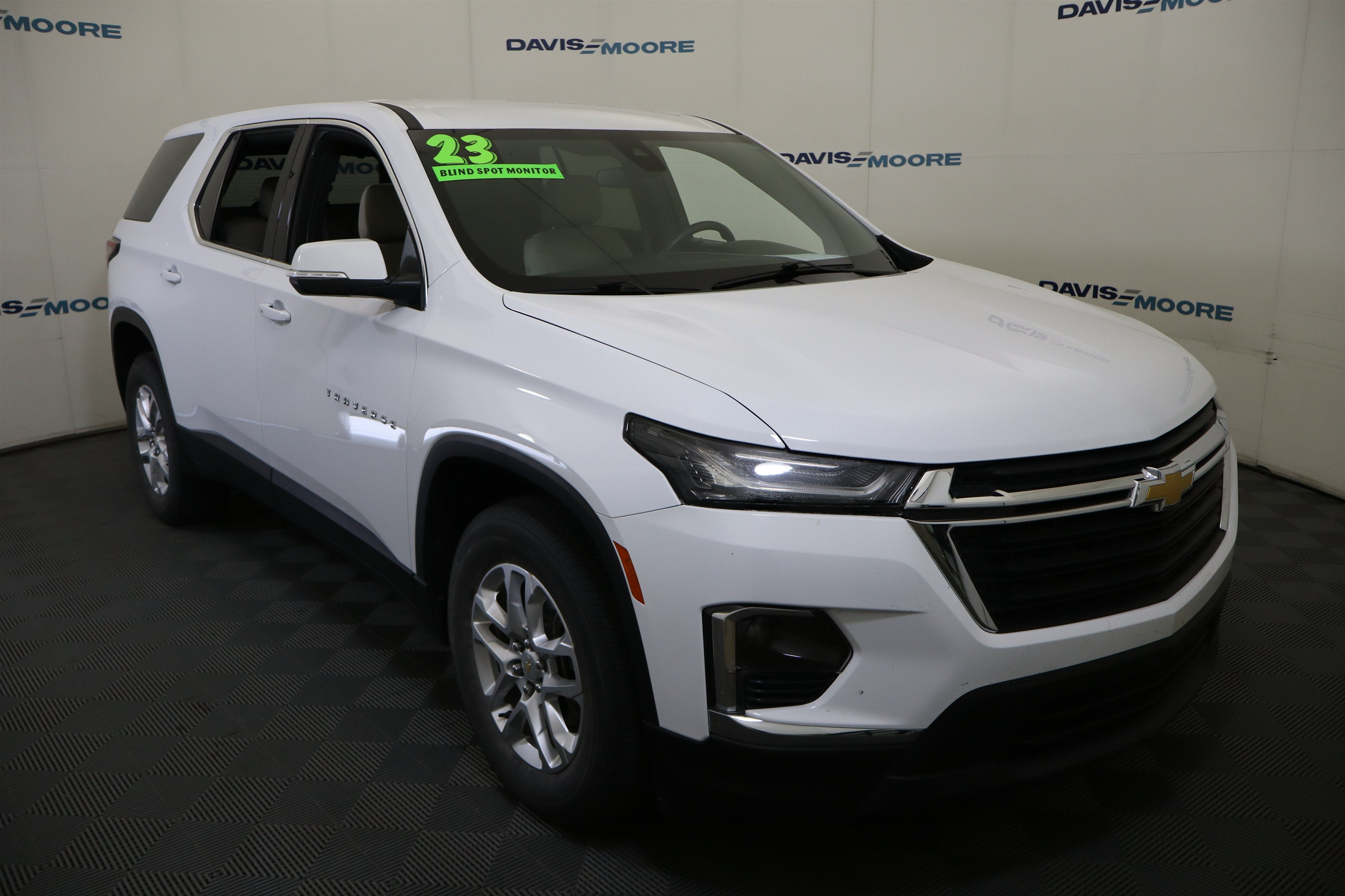 2023 Chevrolet Traverse LS