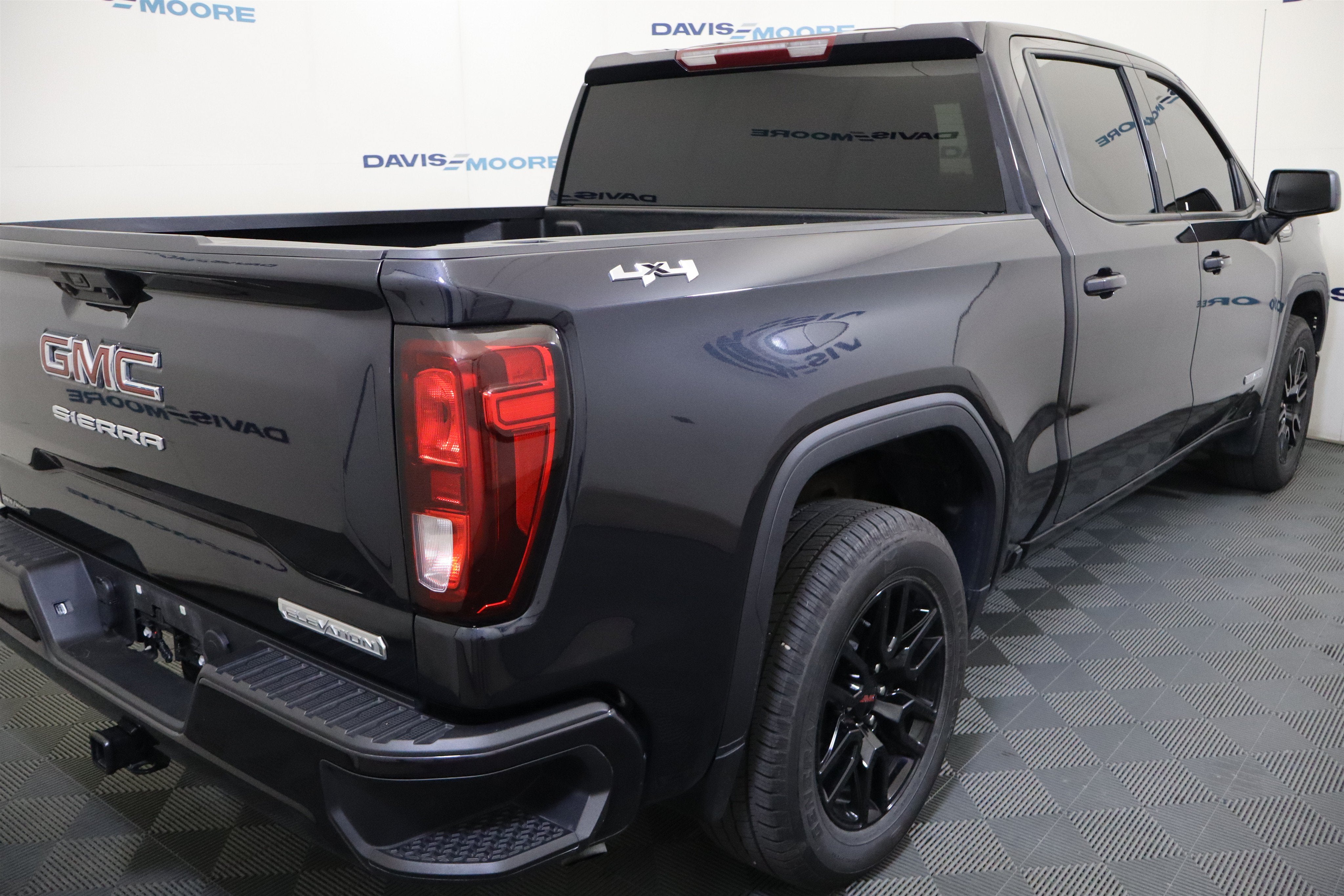 2024 GMC Sierra 1500 Elevation Crew Cab 4WD