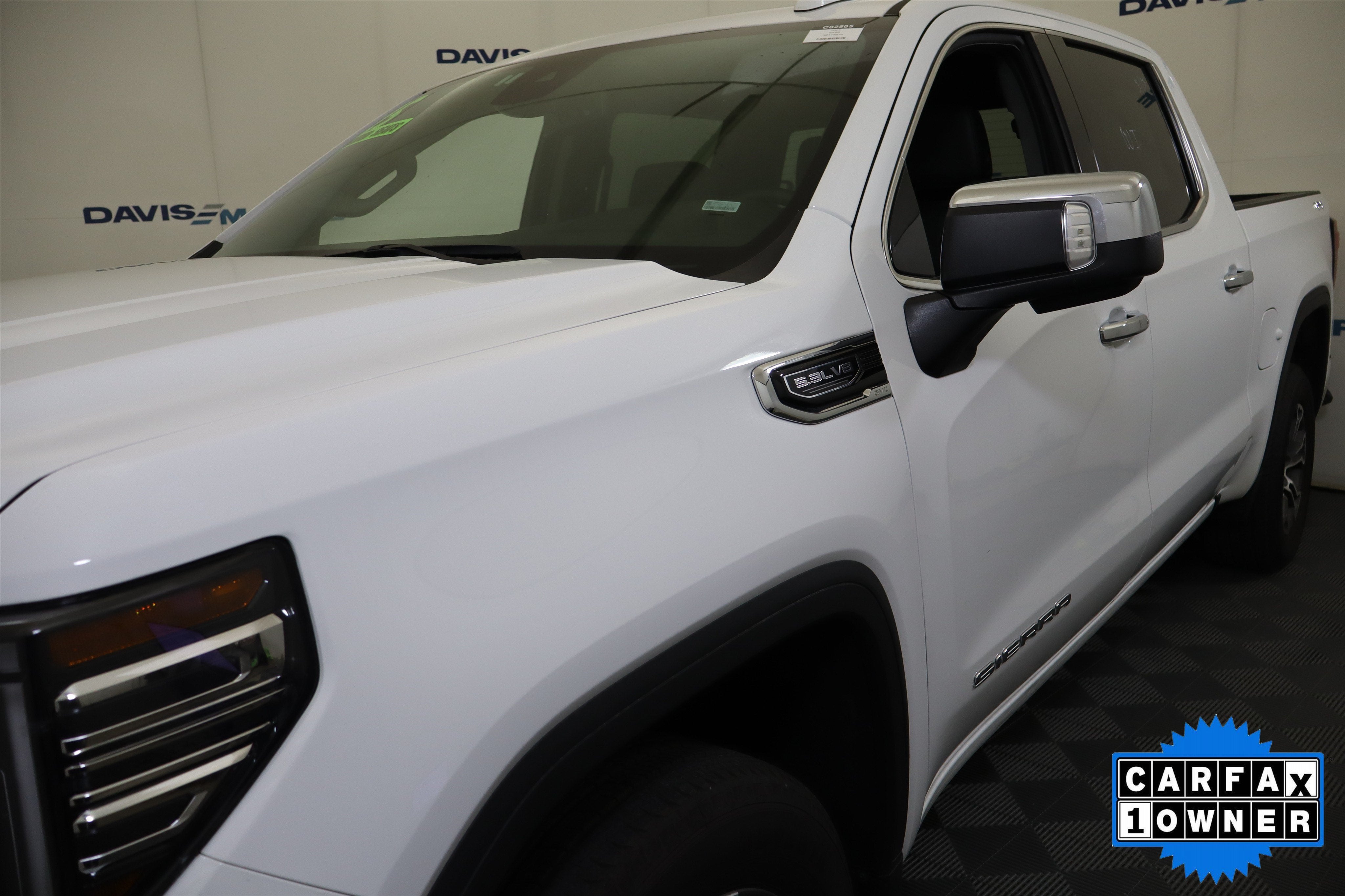 2025 GMC Sierra 1500 SLT Crew Cab 4WD