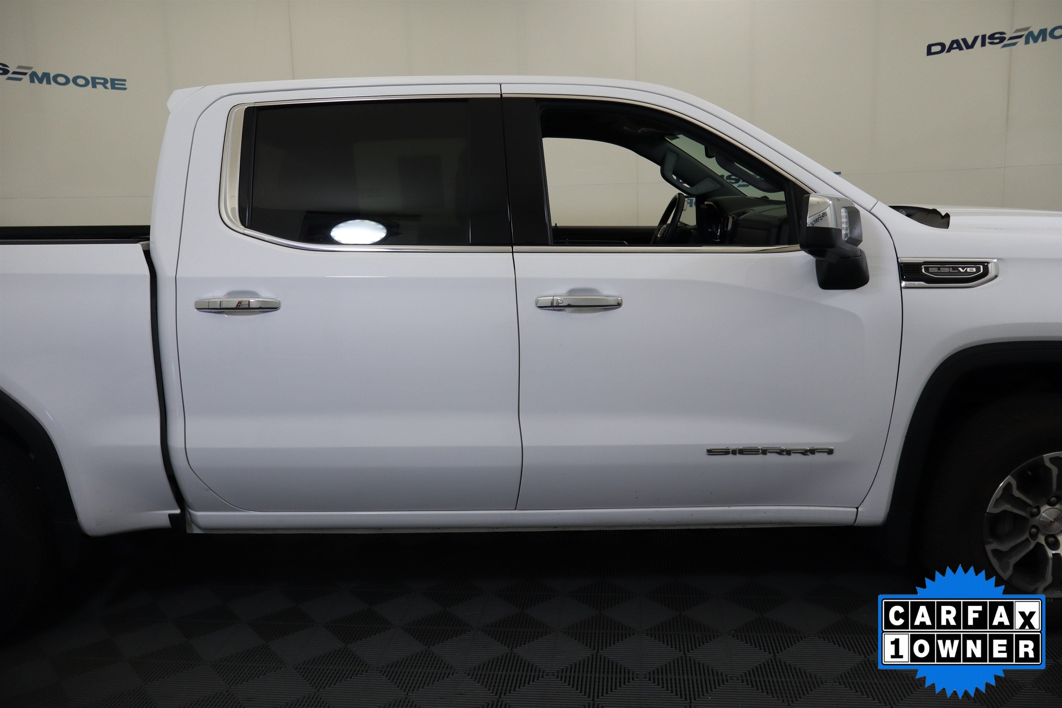 2025 GMC Sierra 1500 SLT Crew Cab 4WD