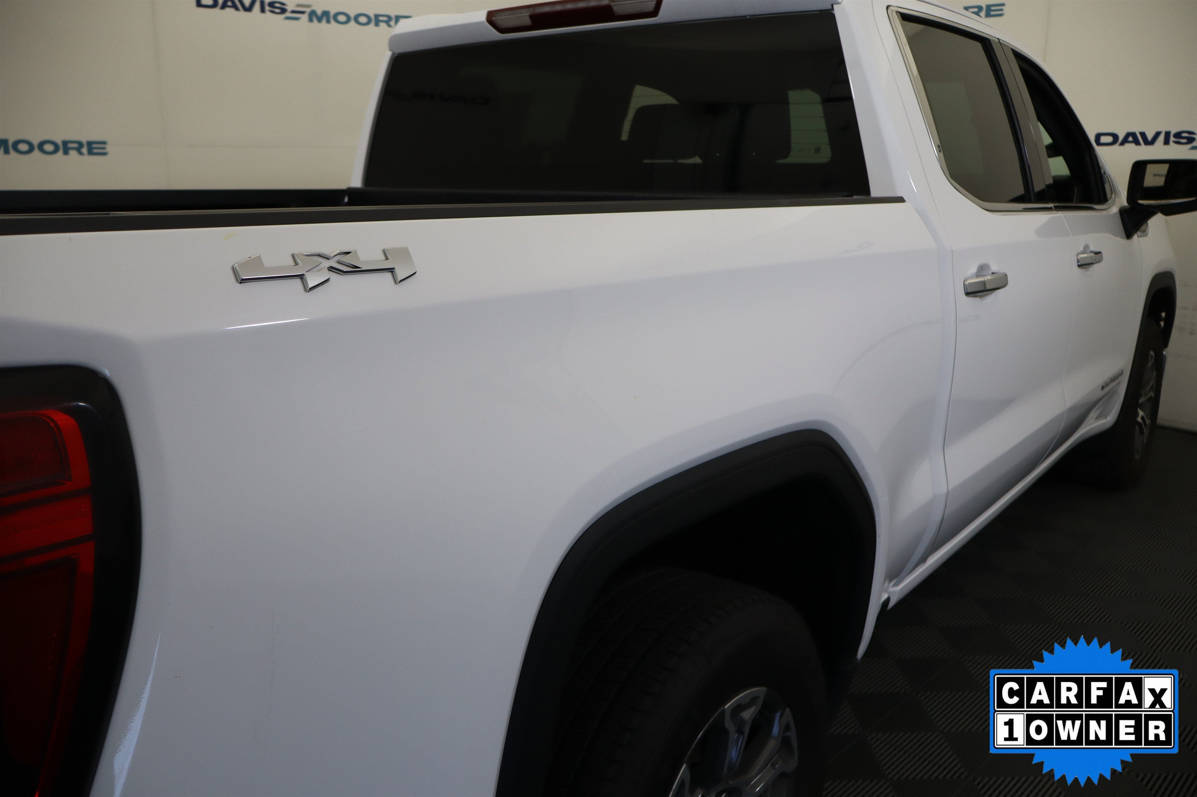 2025 GMC Sierra 1500 SLT Crew Cab 4WD