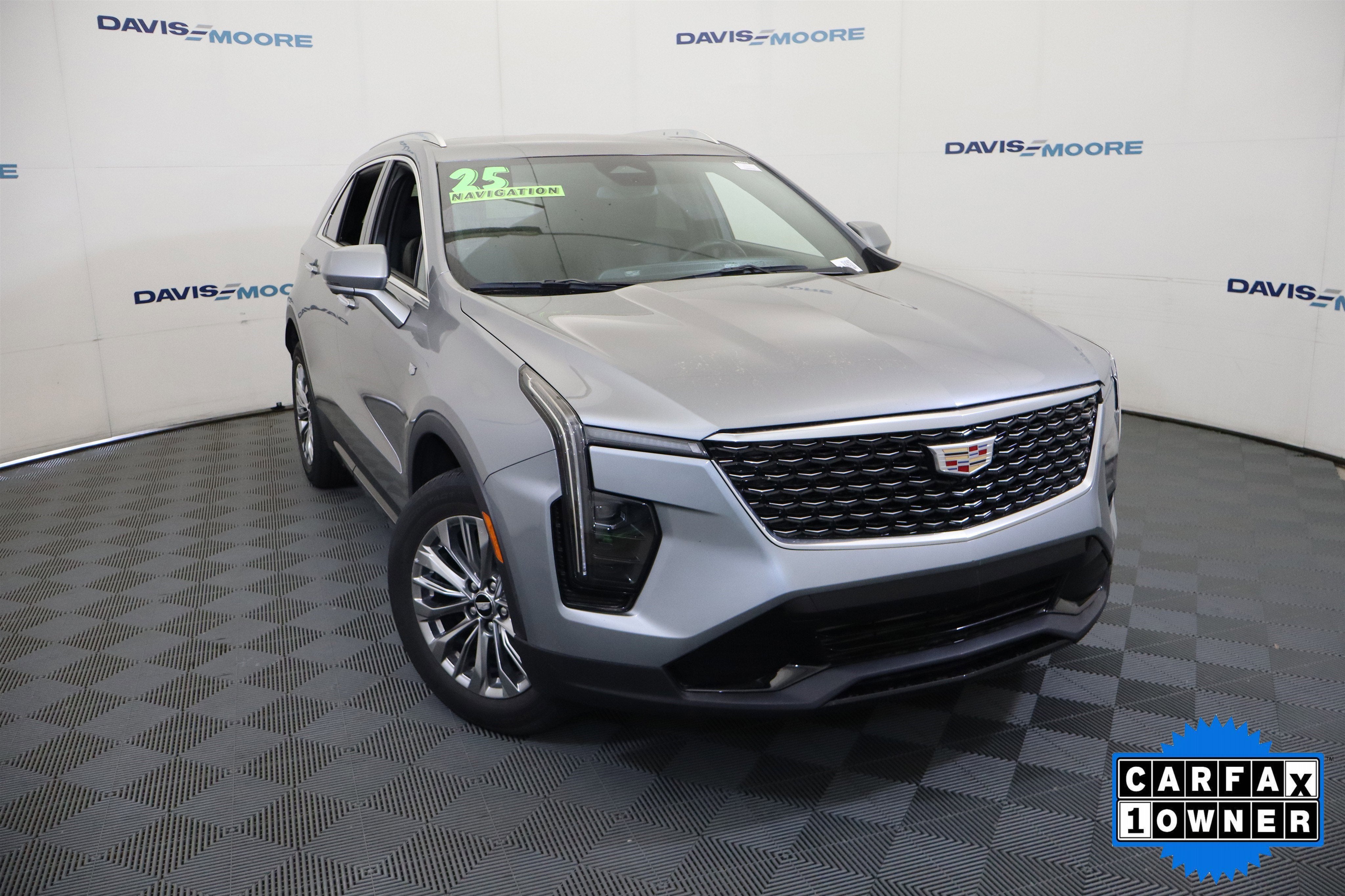 2025 Cadillac XT4 FWD Premium Luxury
