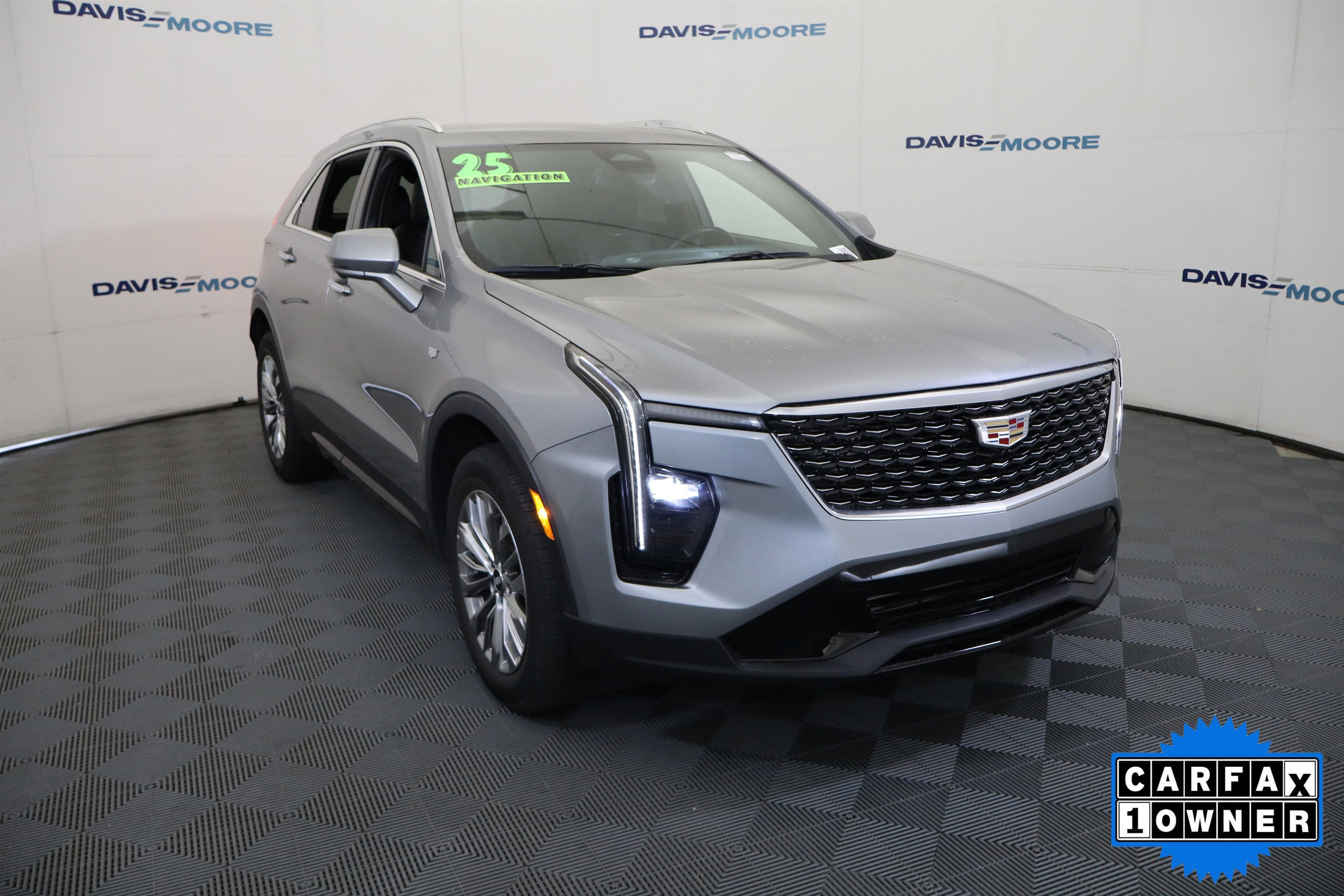 2025 Cadillac XT4 FWD Premium Luxury