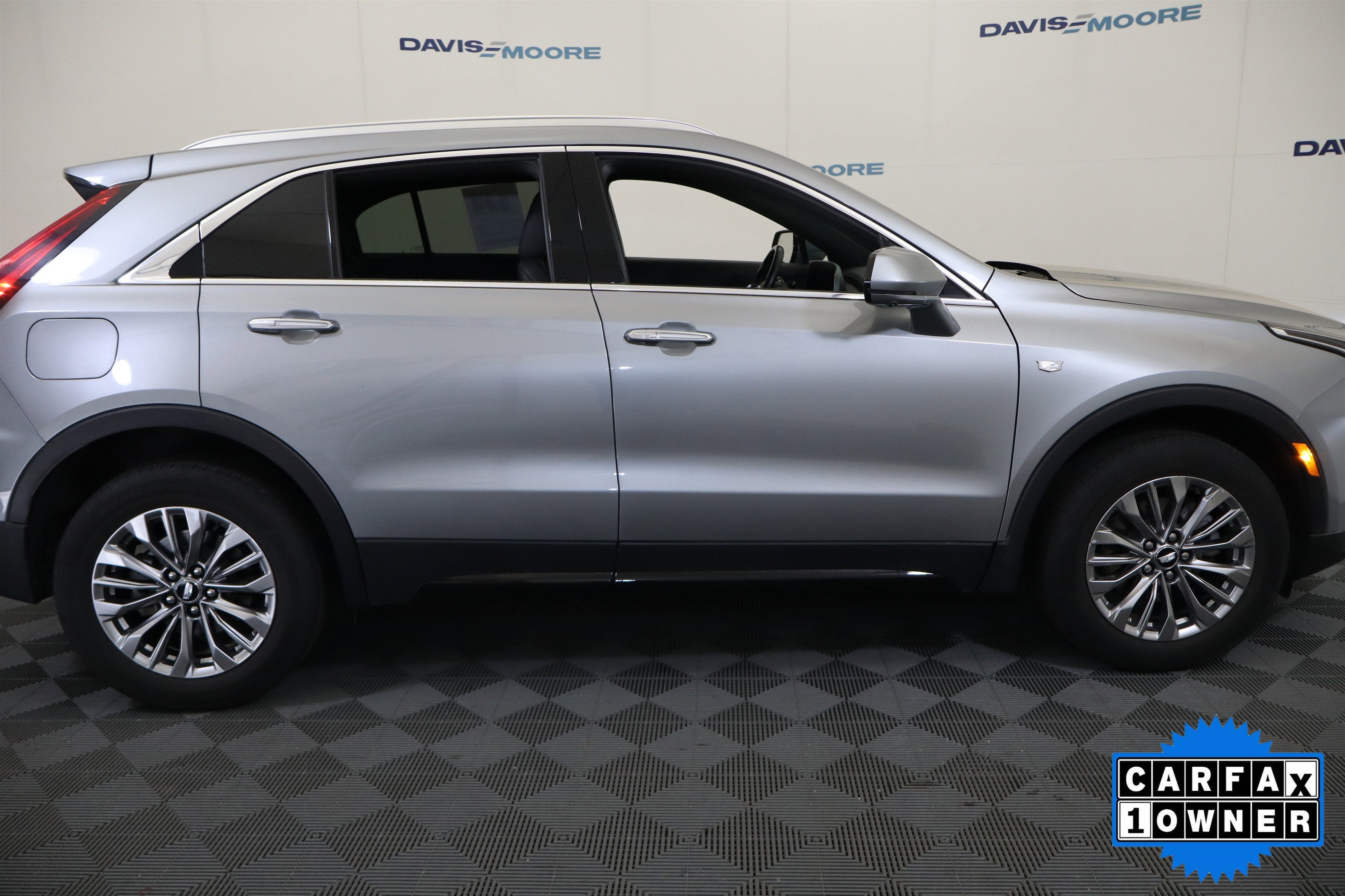 2025 Cadillac XT4 FWD Premium Luxury