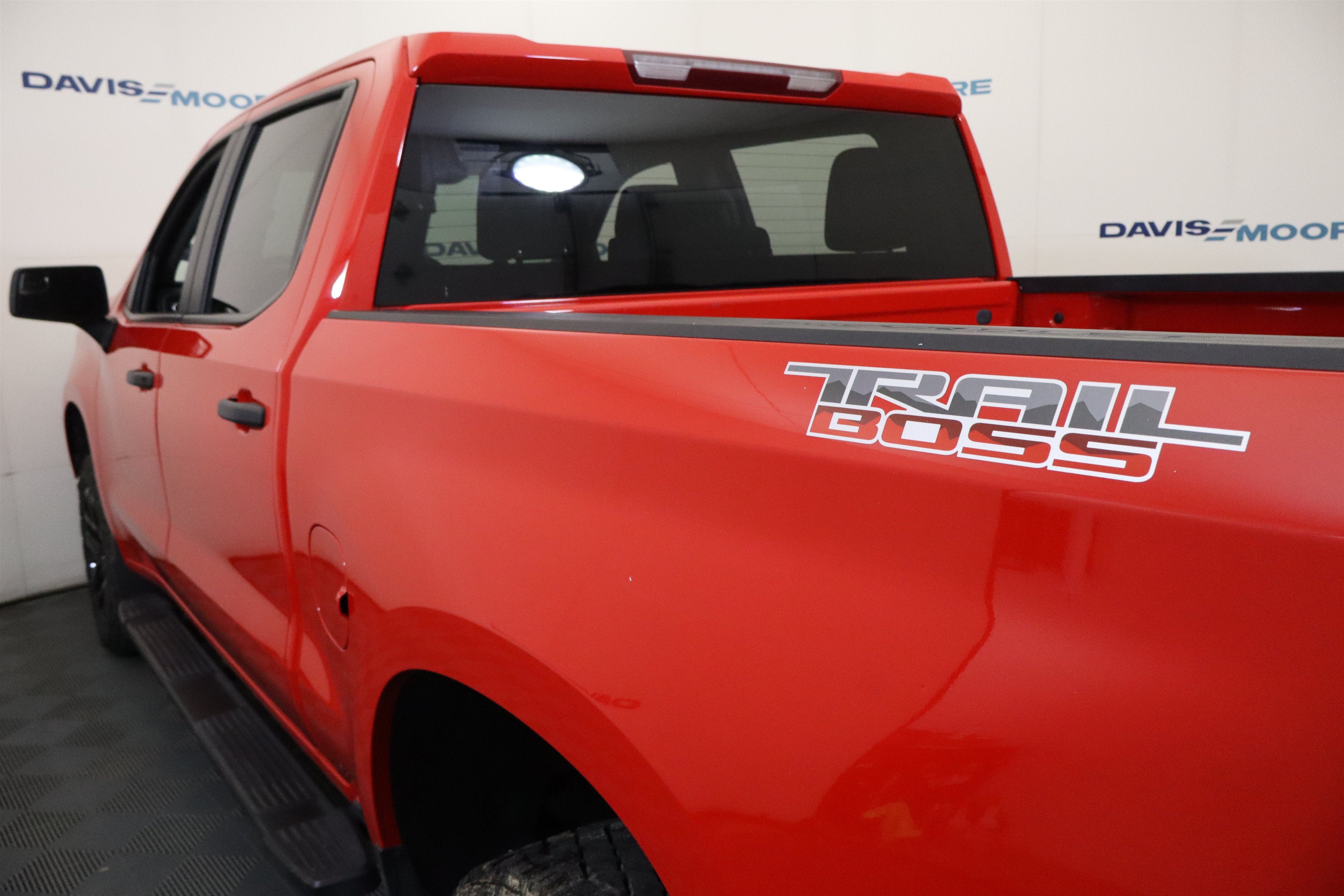 2025 Chevrolet Silverado 1500 Custom Trail Boss Crew Cab 4WD