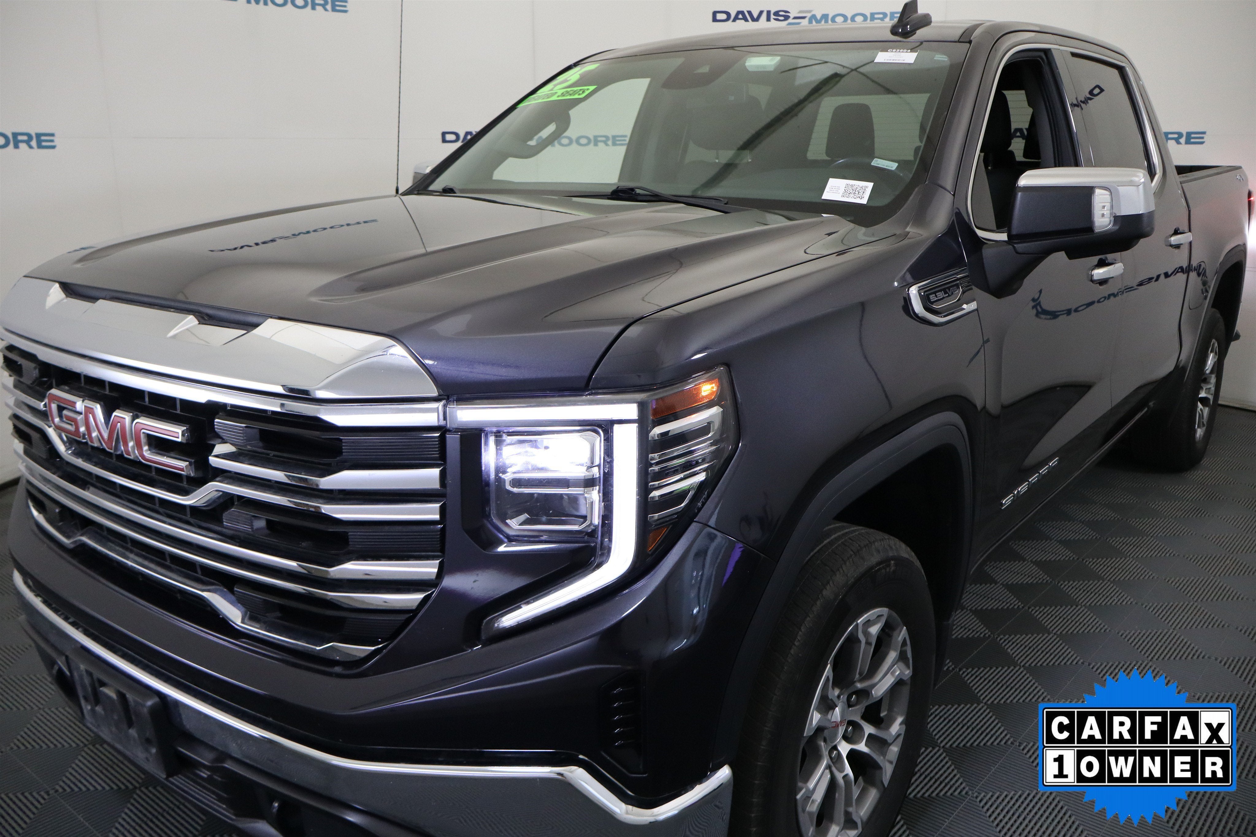 2025 GMC Sierra 1500 SLT Crew Cab 4WD