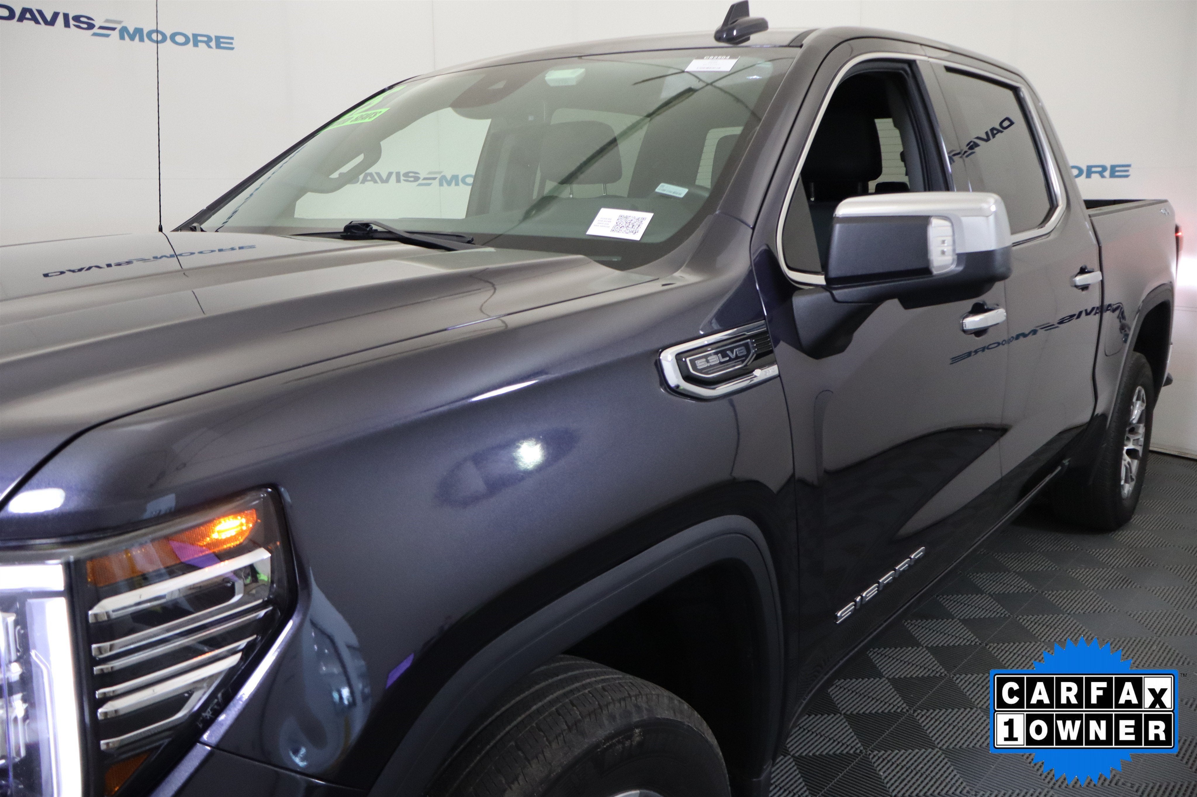 2025 GMC Sierra 1500 SLT Crew Cab 4WD