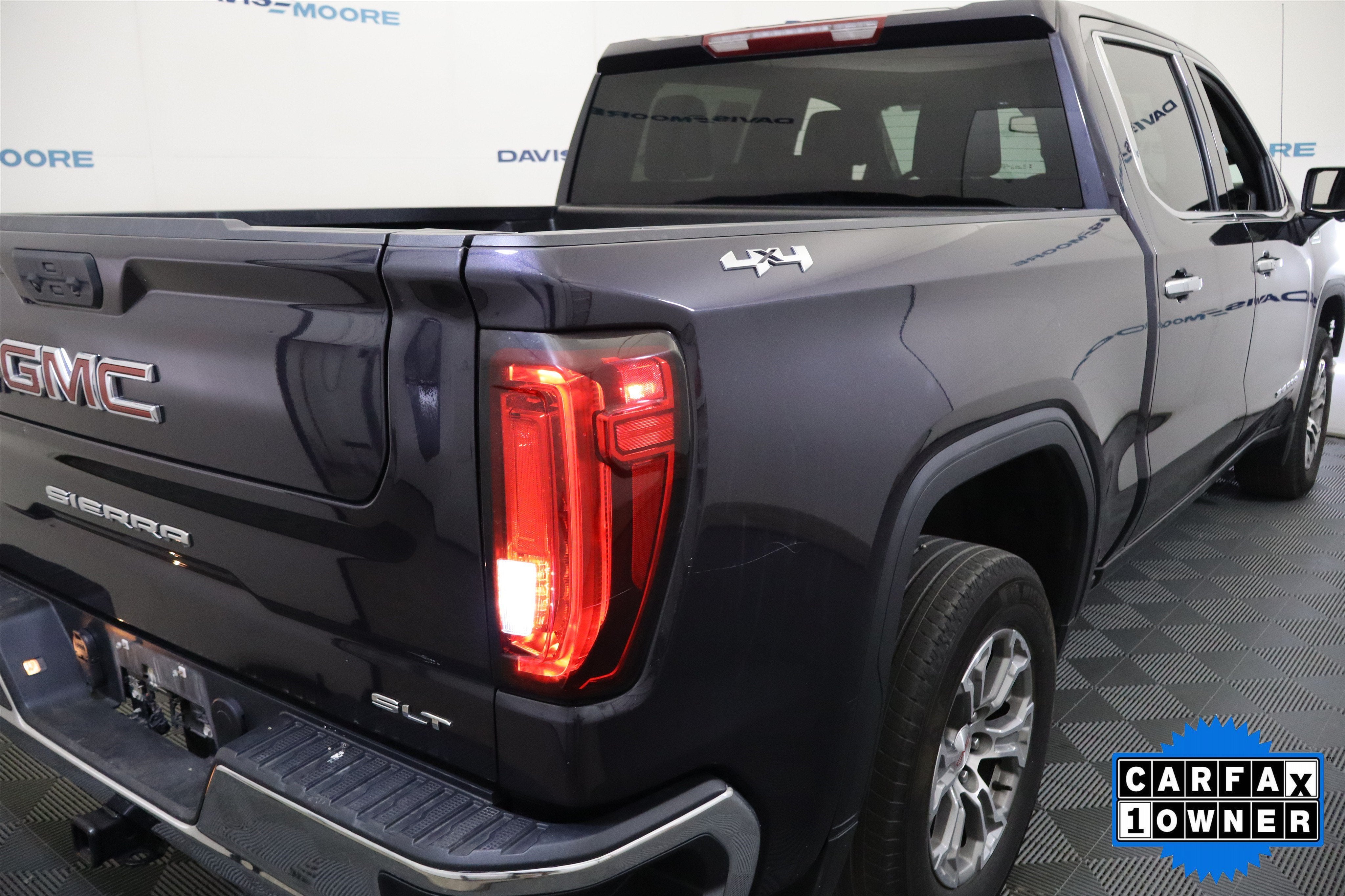 2025 GMC Sierra 1500 SLT Crew Cab 4WD