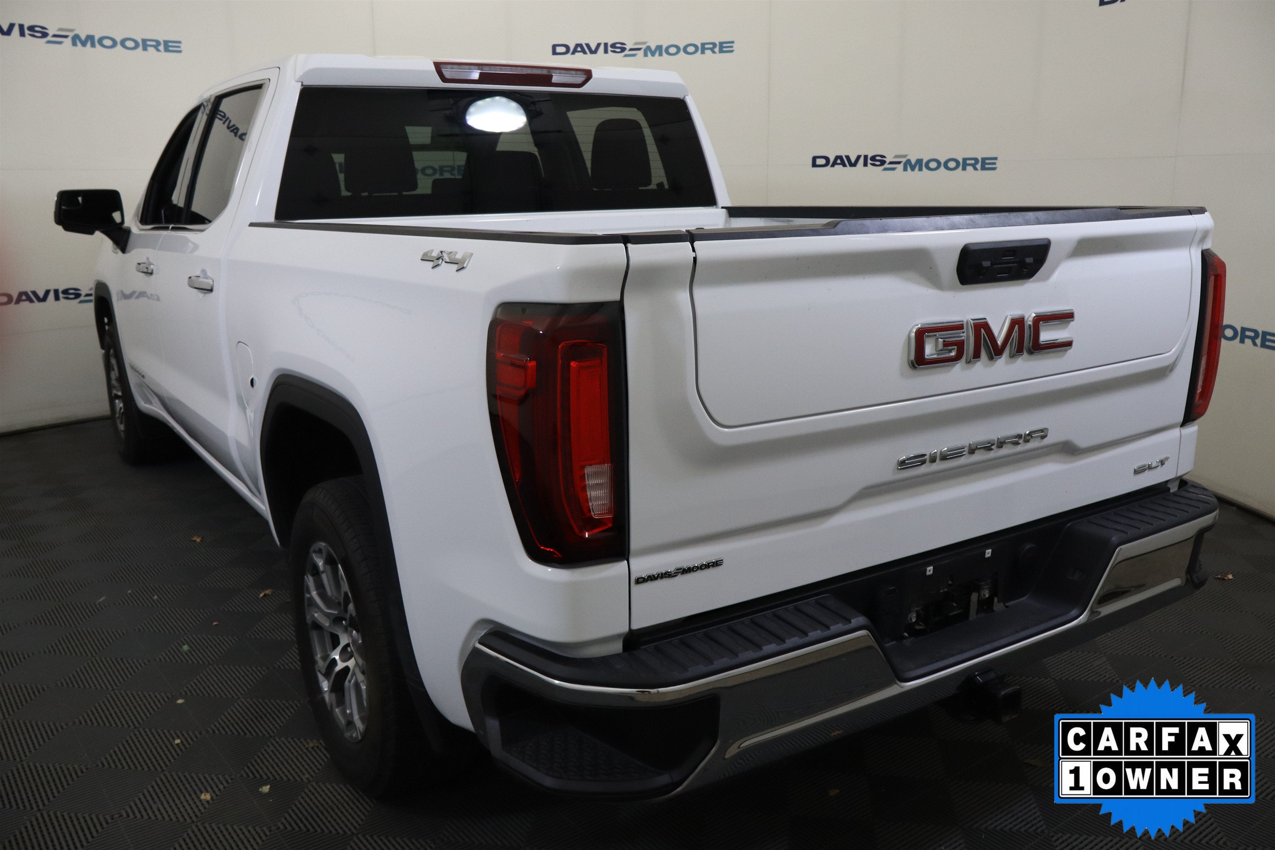 2025 GMC Sierra 1500 SLT Crew Cab 4WD