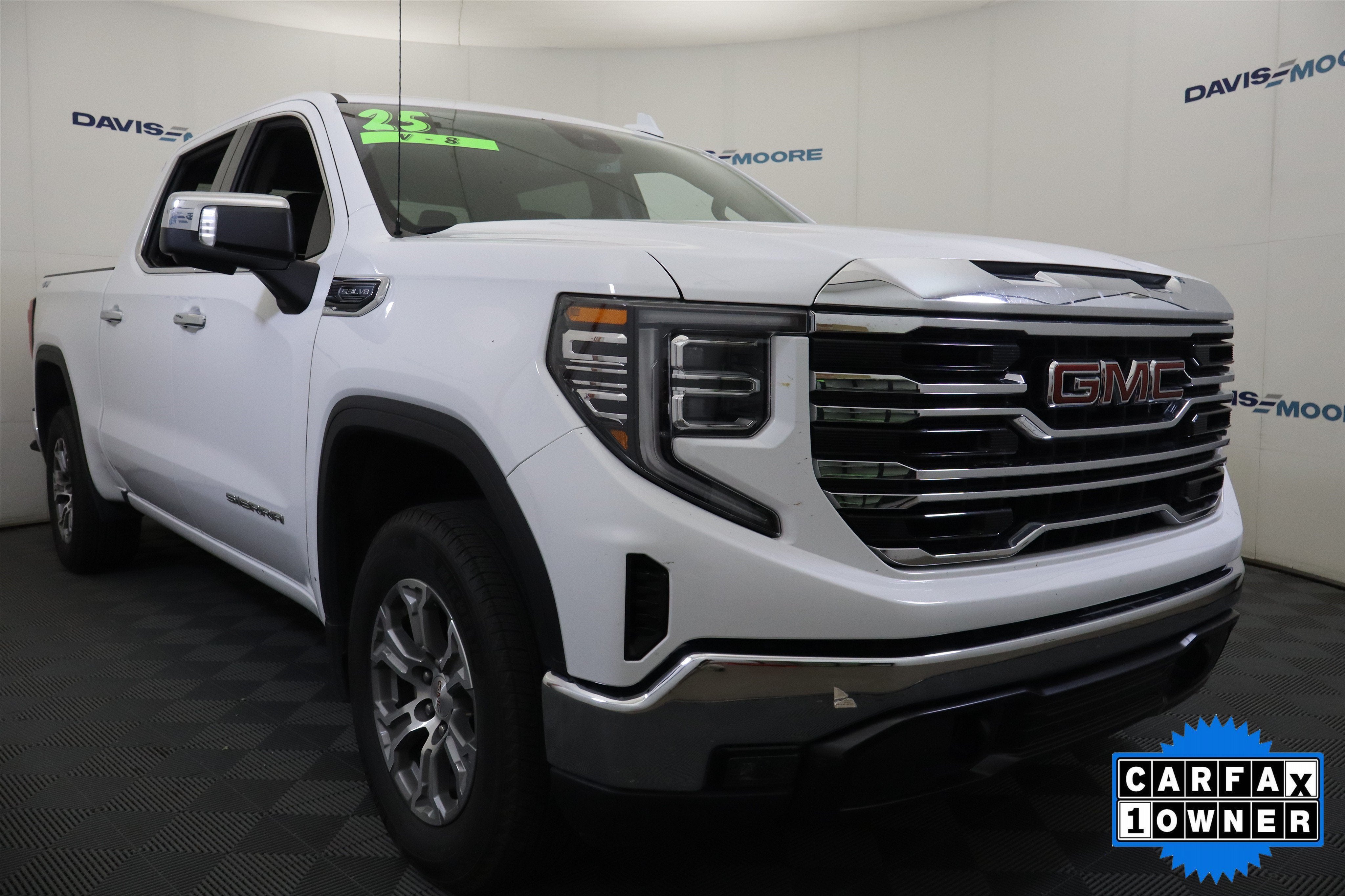 2025 GMC Sierra 1500 SLT Crew Cab 4WD