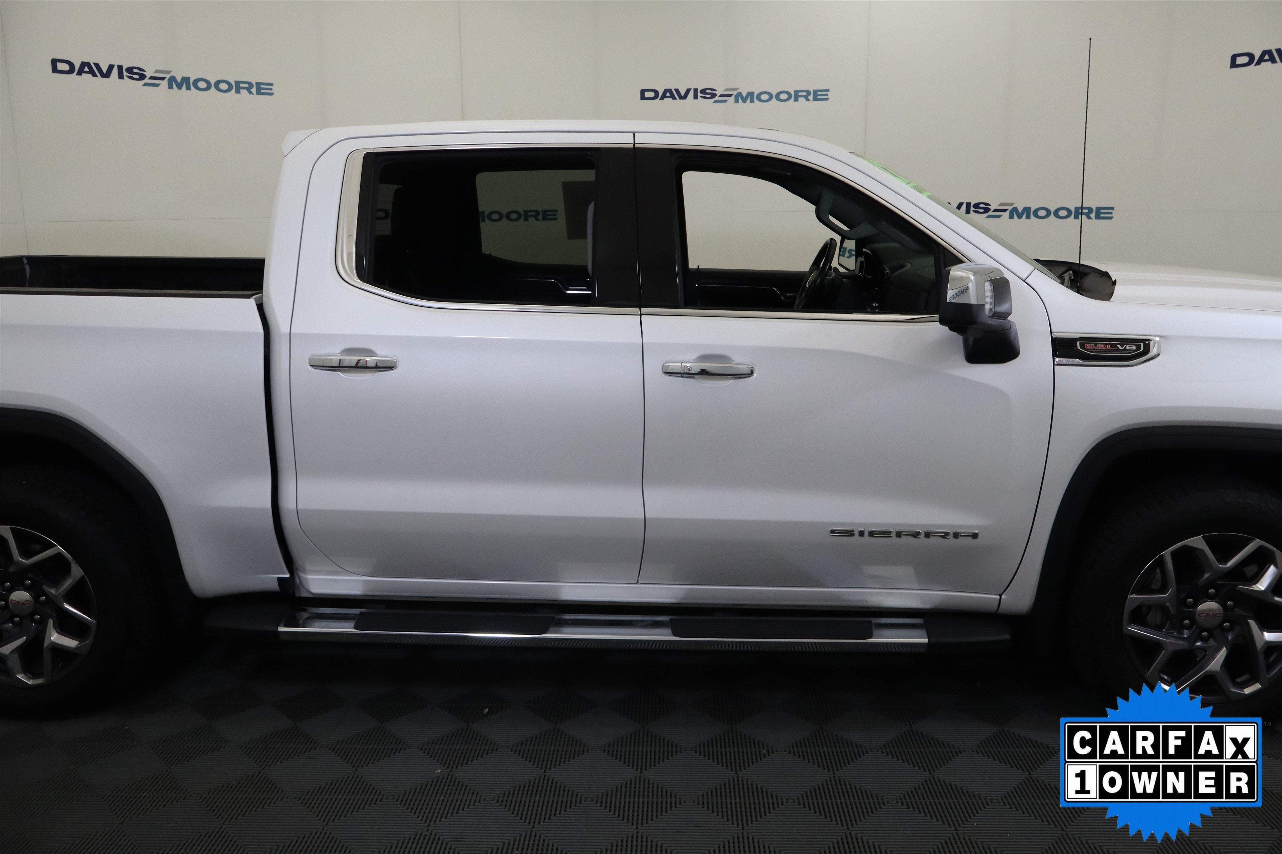 2022 GMC Sierra 1500 SLT Crew Cab 4WD